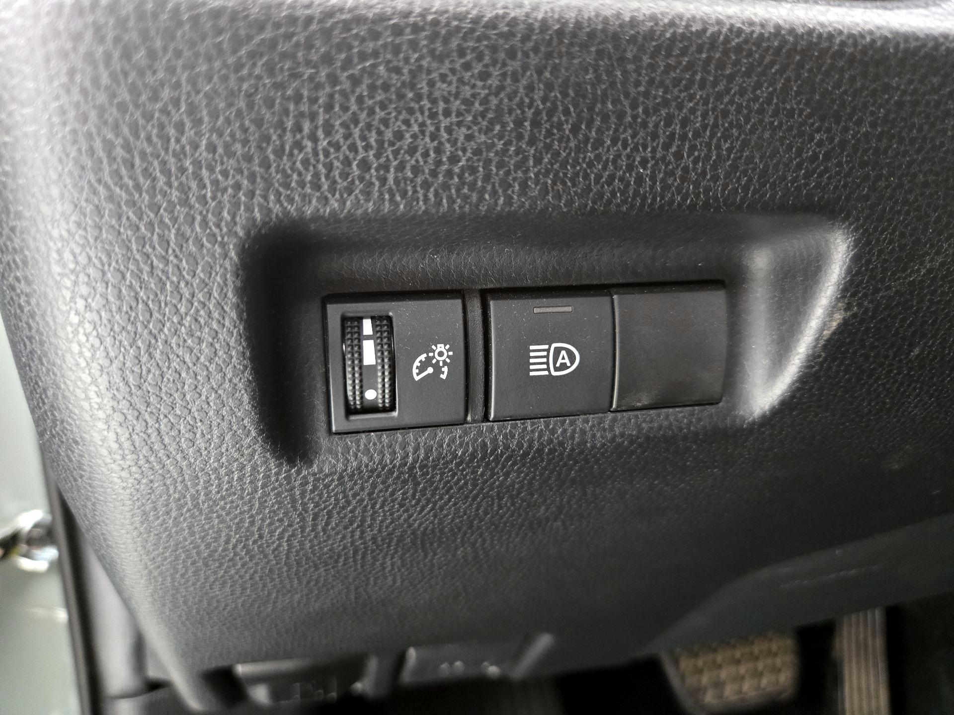 Thumbnail: 2021 Toyota RAV4 - 13
