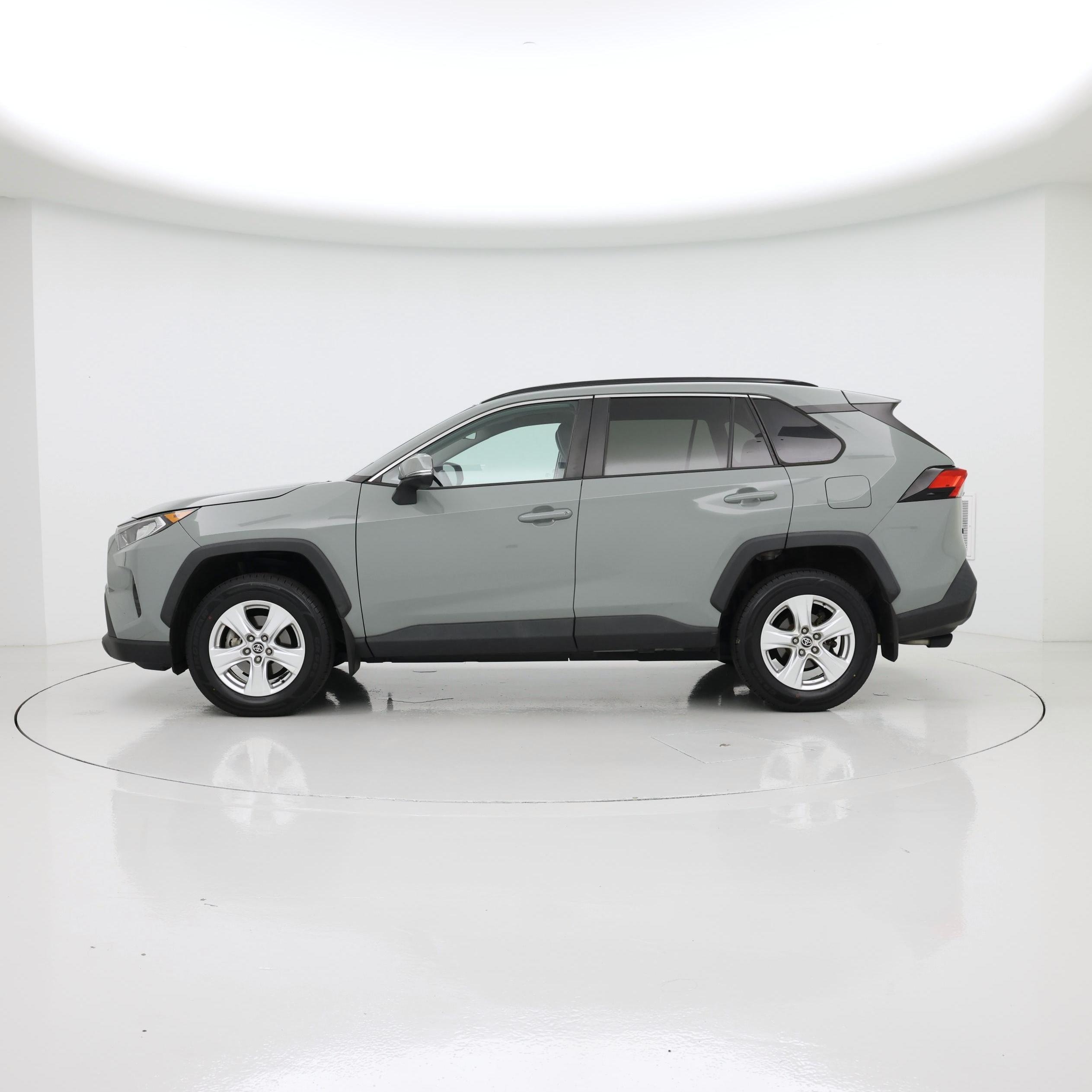 Thumbnail: 2021 Toyota RAV4 - 3
