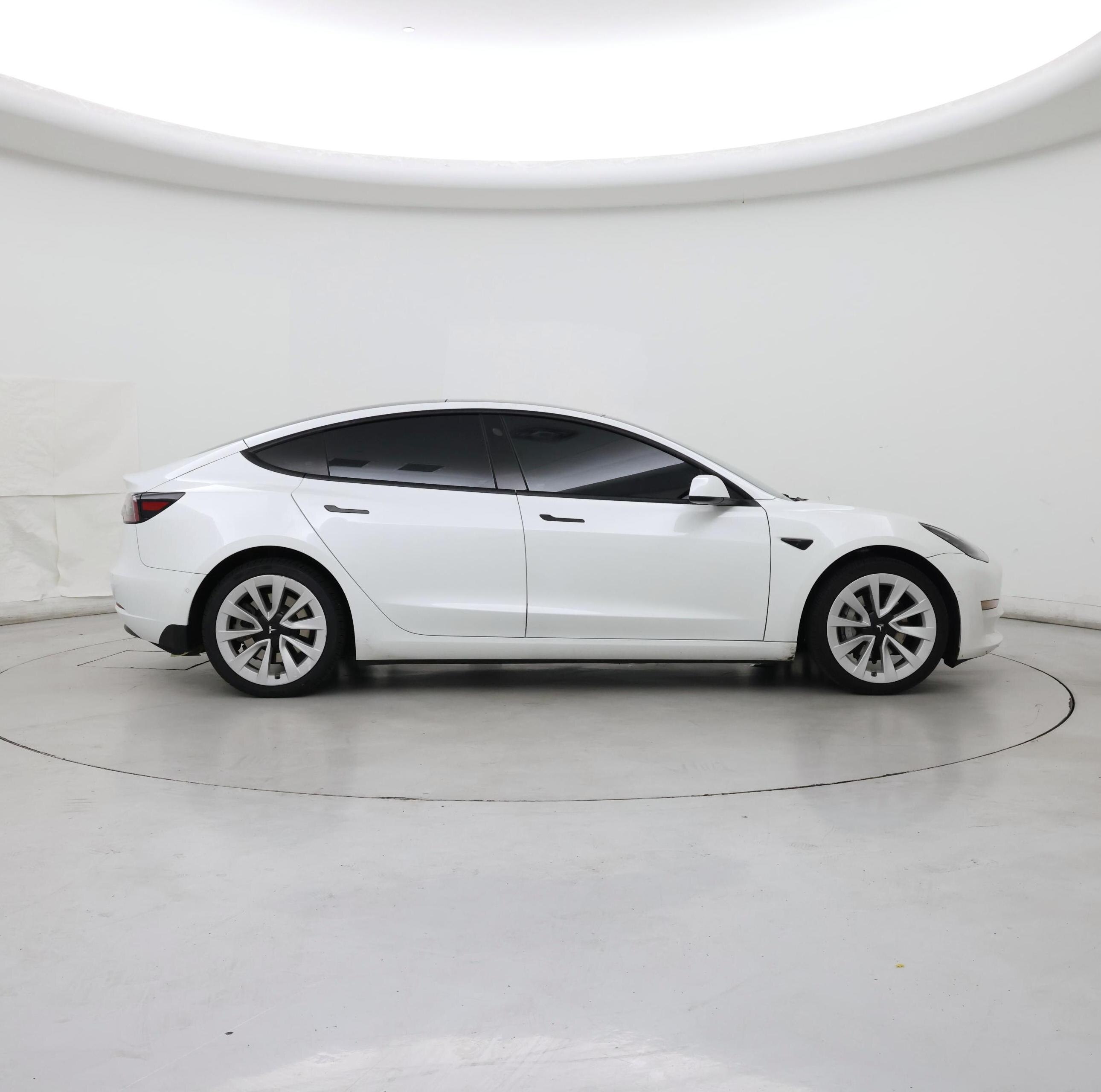 Thumbnail: 2022 Tesla Model 3 - 7