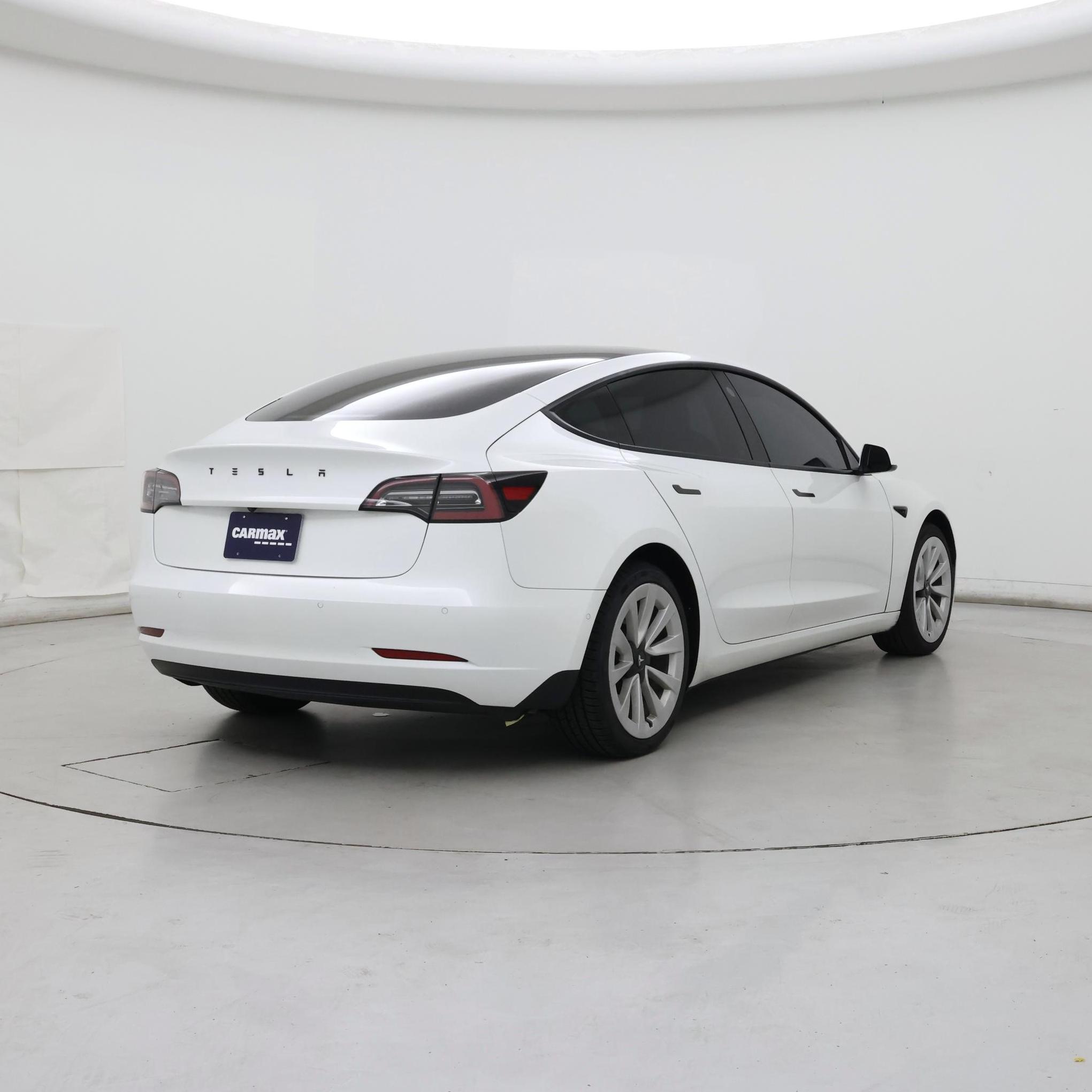 Thumbnail: 2022 Tesla Model 3 - 8