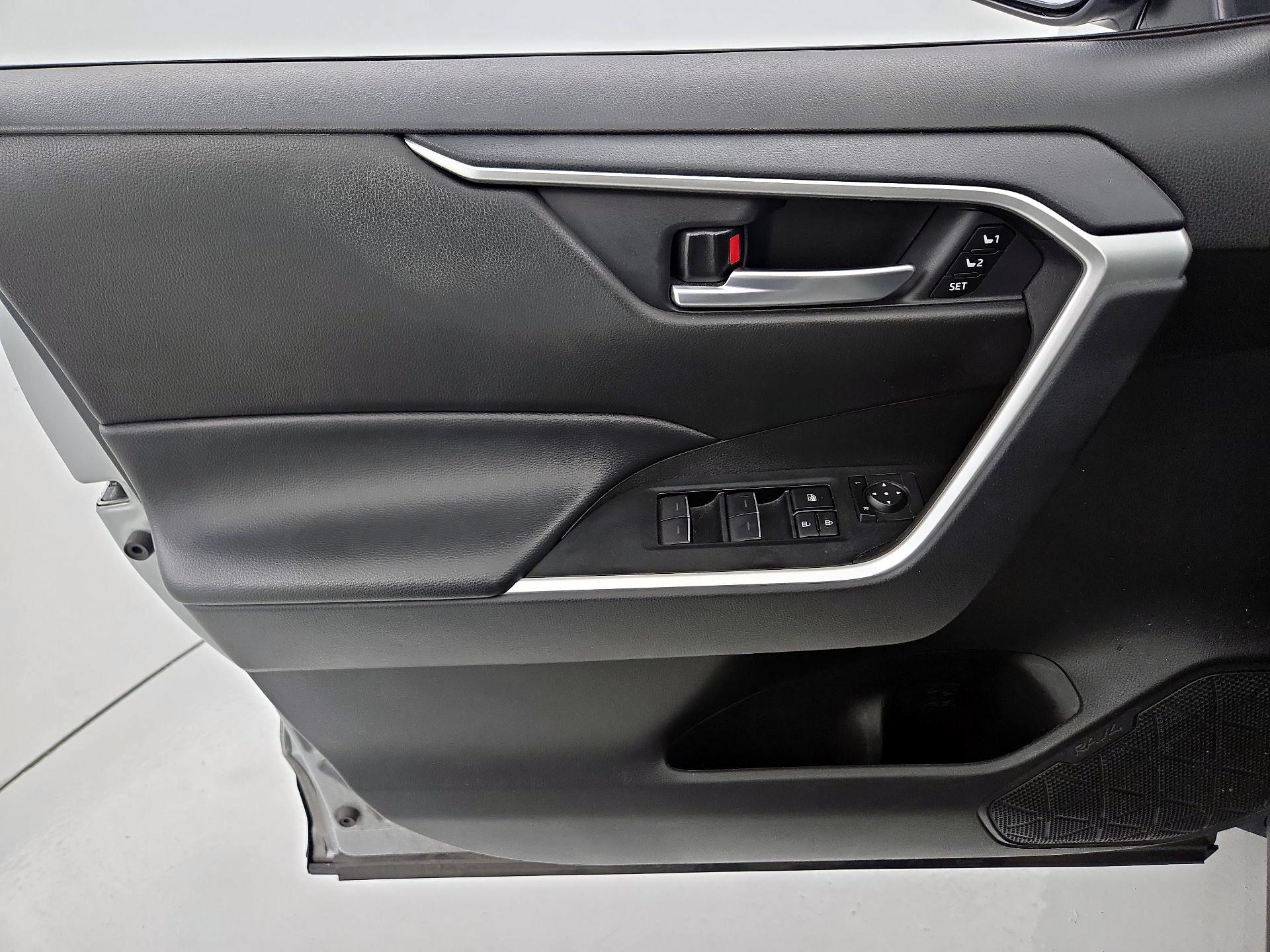 Thumbnail: 2025 Toyota RAV4 - 12