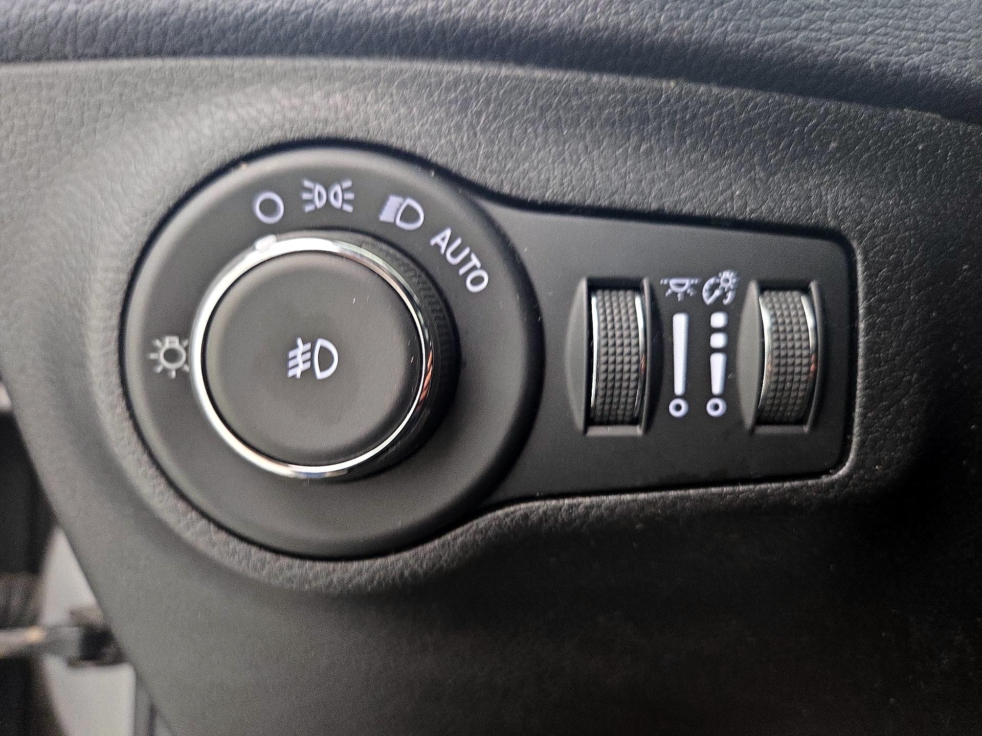 Thumbnail: 2017 Jeep Compass - 13