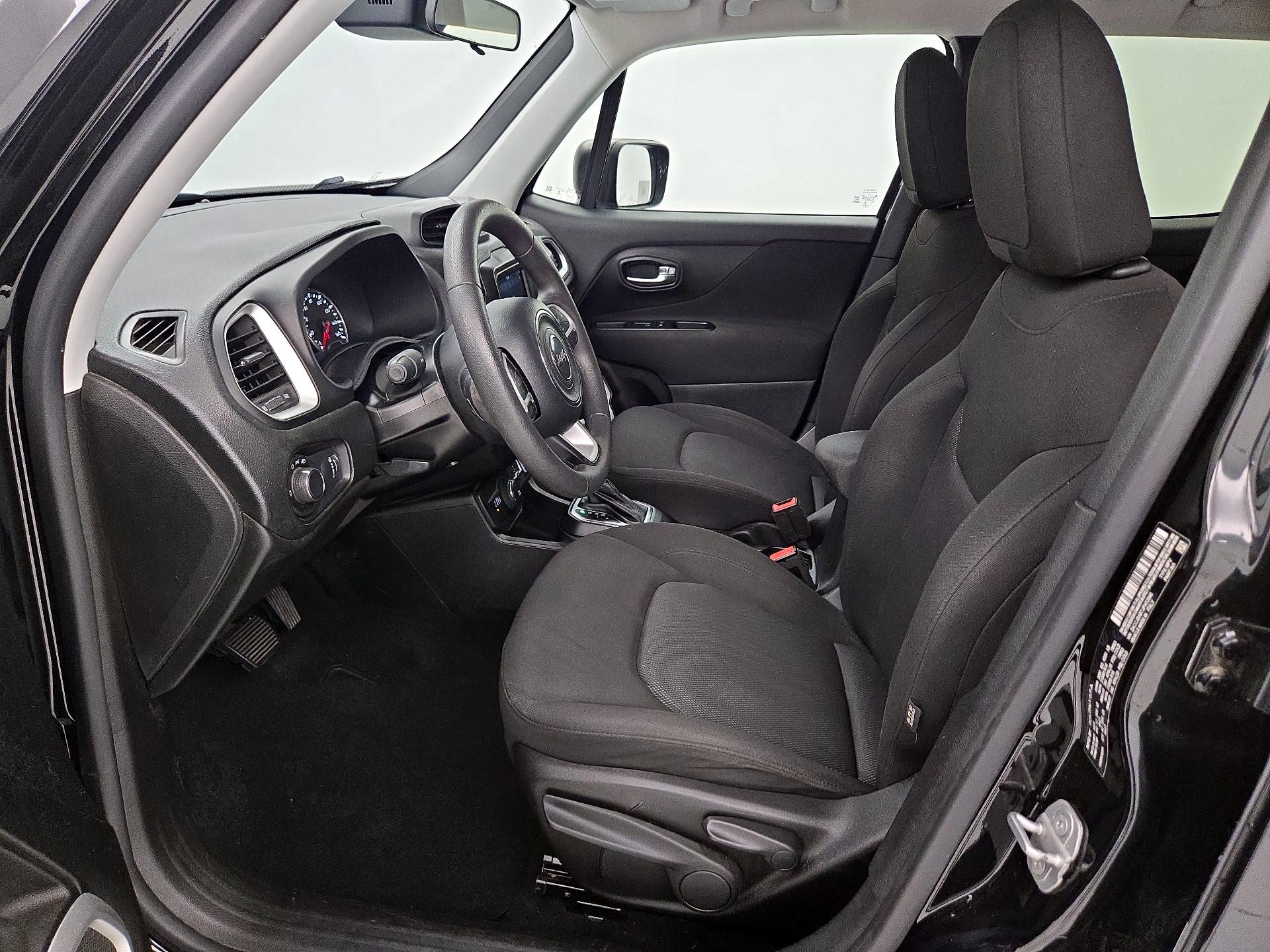 Thumbnail: 2018 Jeep Renegade - 11