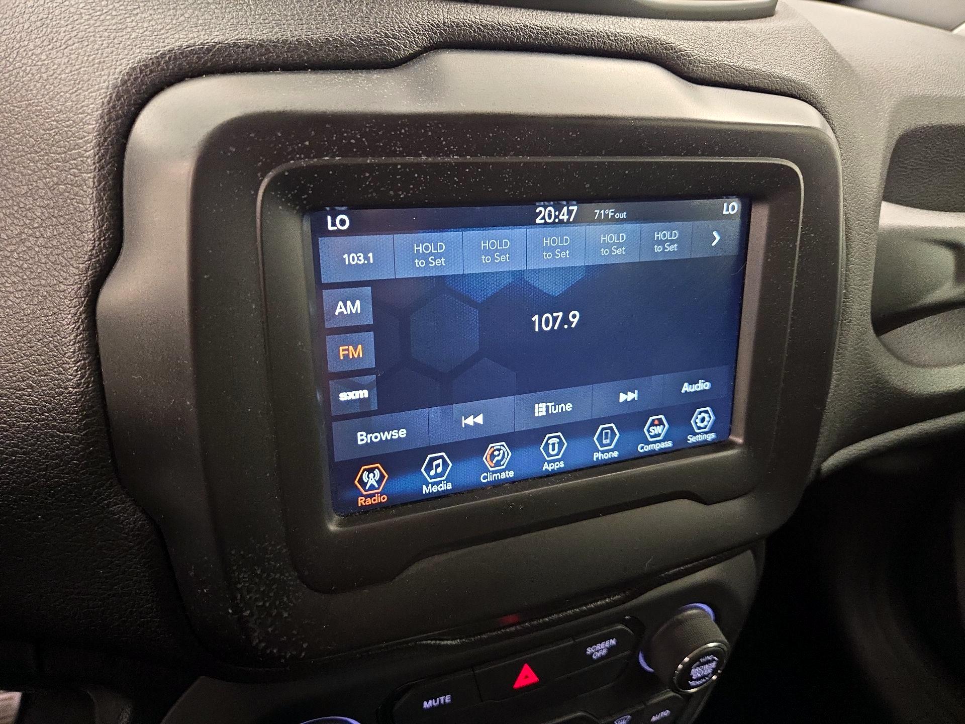 Thumbnail: 2018 Jeep Renegade - 15