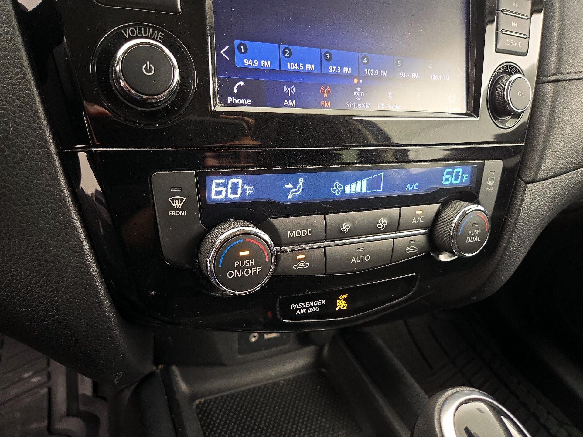 Thumbnail: 2019 Nissan Rogue - 16