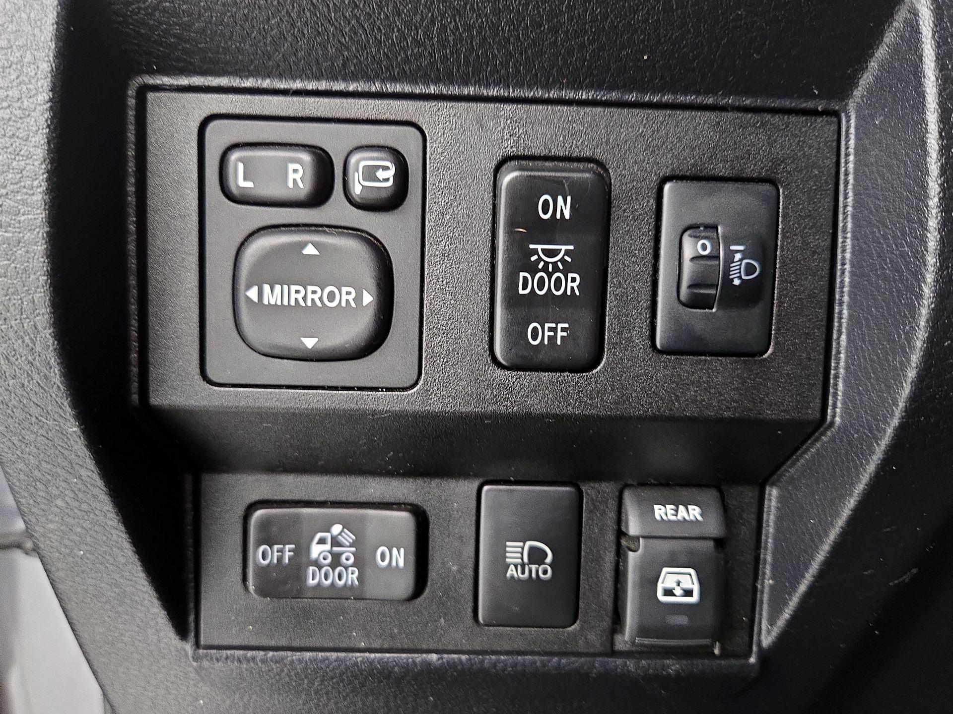 Thumbnail: 2018 Toyota Tundra - 13