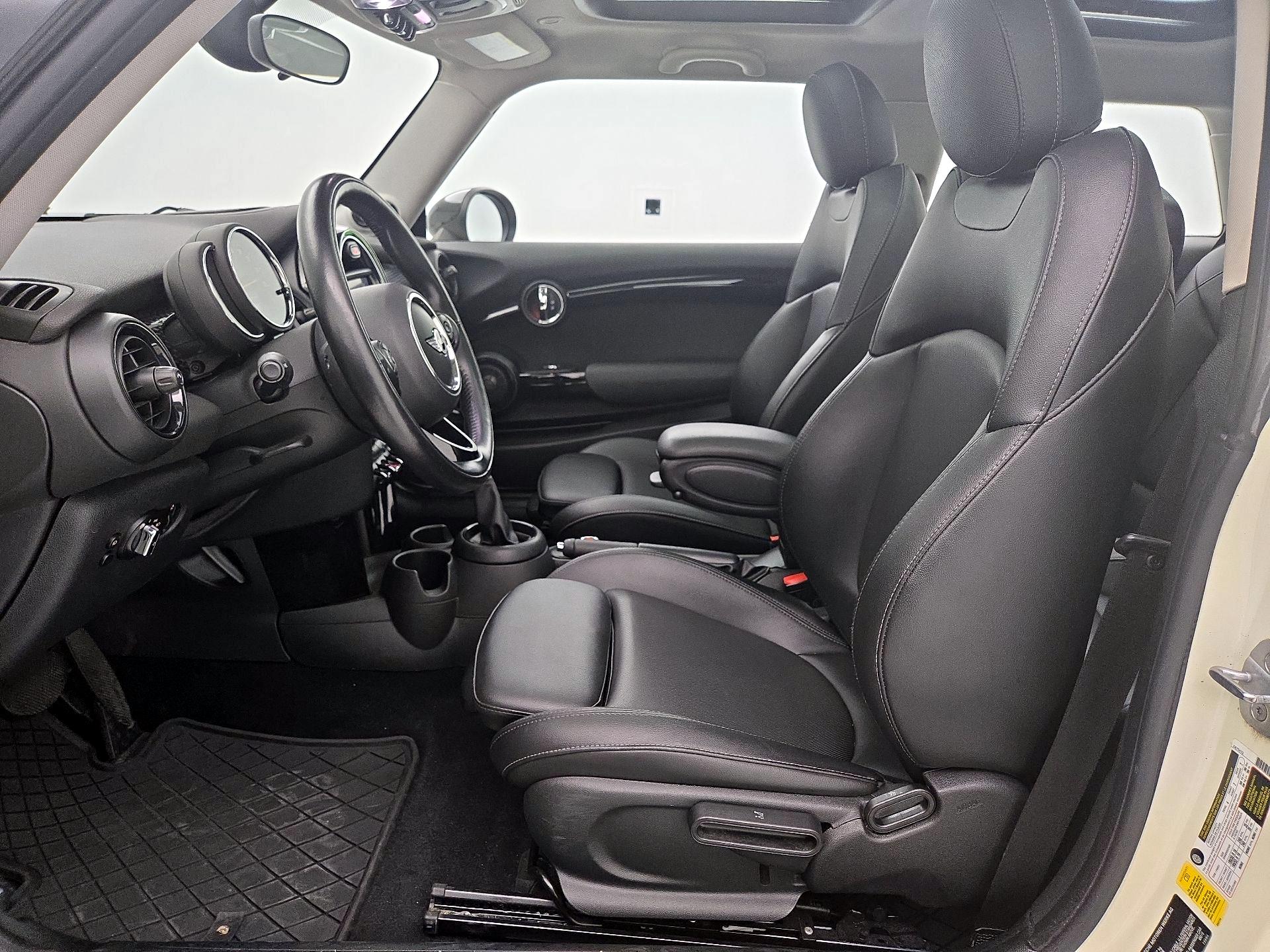 Thumbnail: 2018 MINI Cooper Hardtop - 11