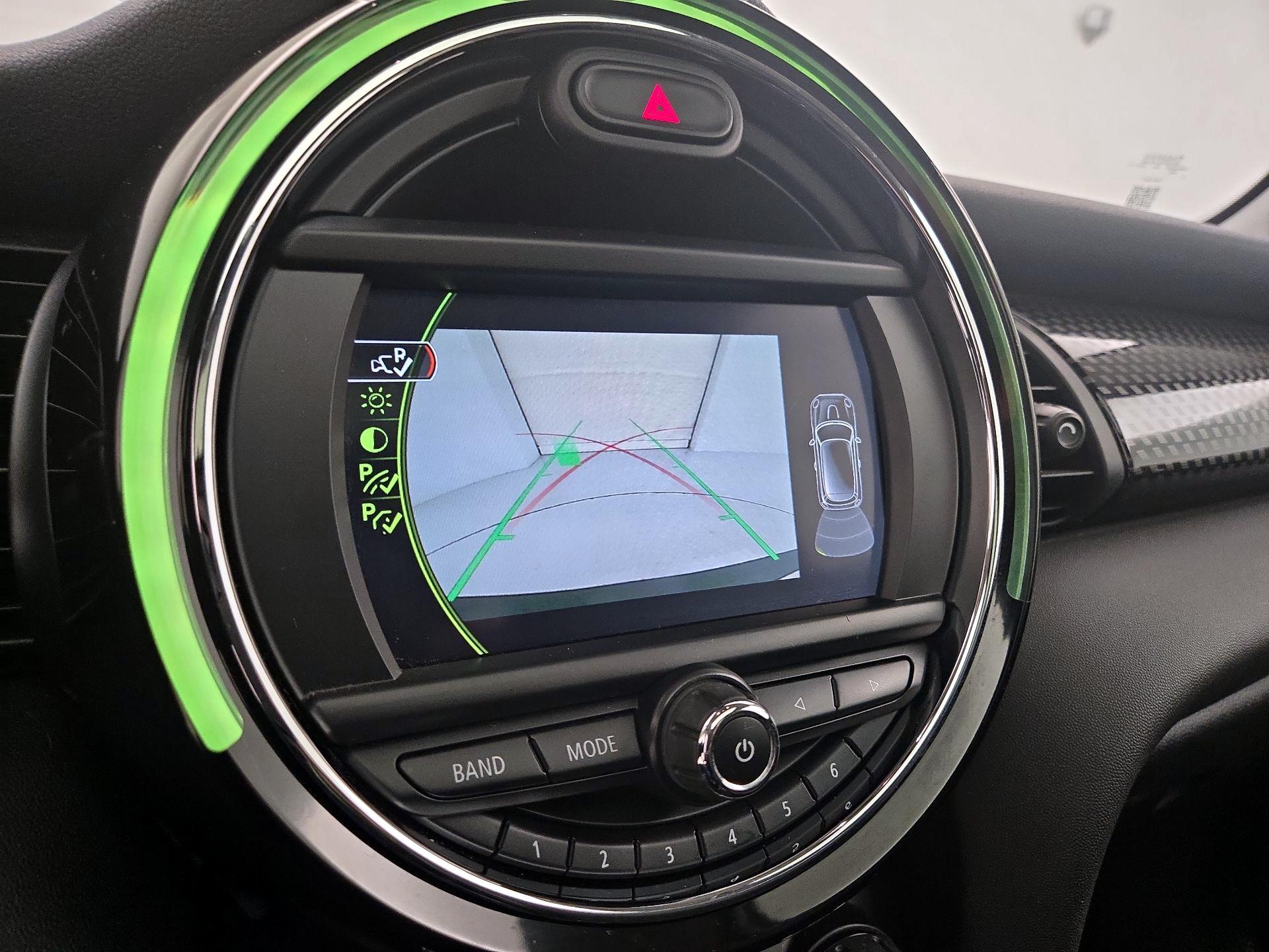 Thumbnail: 2018 MINI Cooper Hardtop - 14