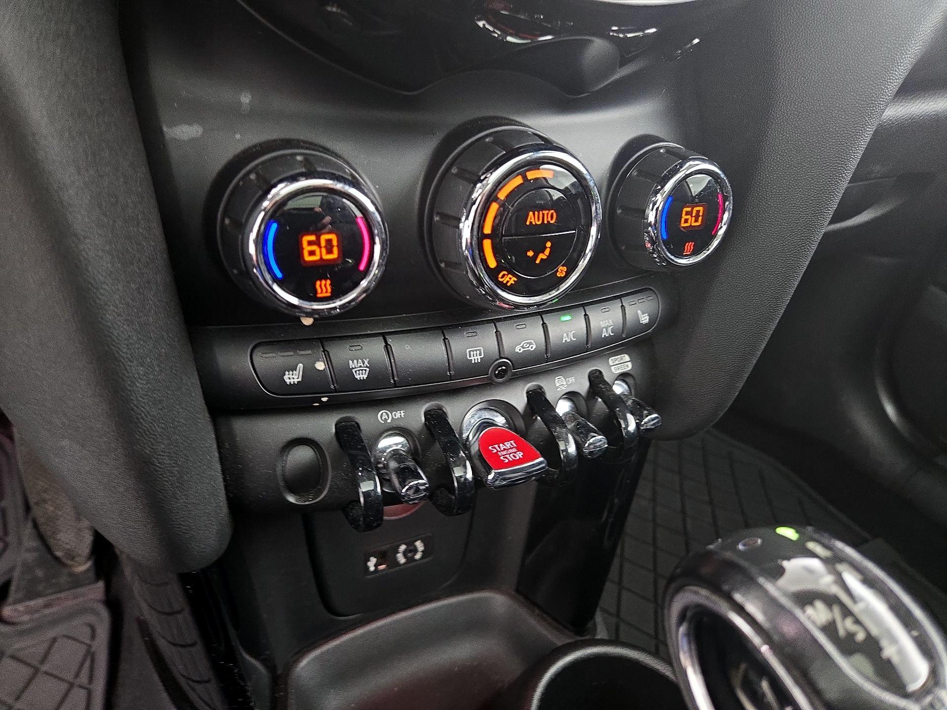 Thumbnail: 2018 MINI Cooper Hardtop - 16