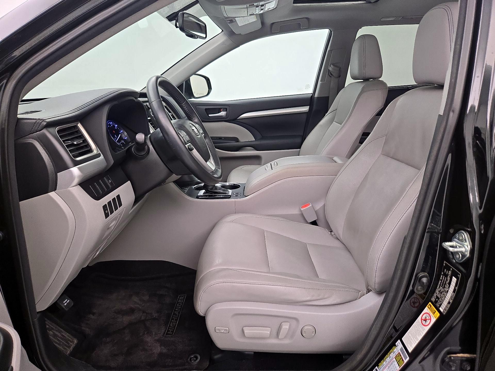 Thumbnail: 2015 Toyota Highlander - 11