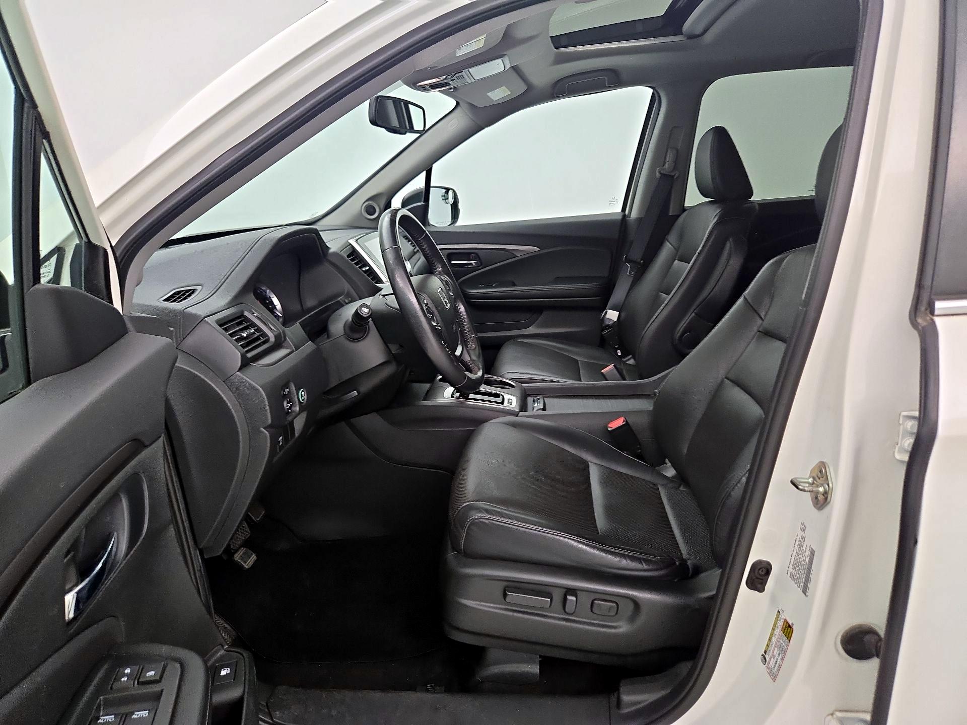 Thumbnail: 2019 Honda Ridgeline - 11