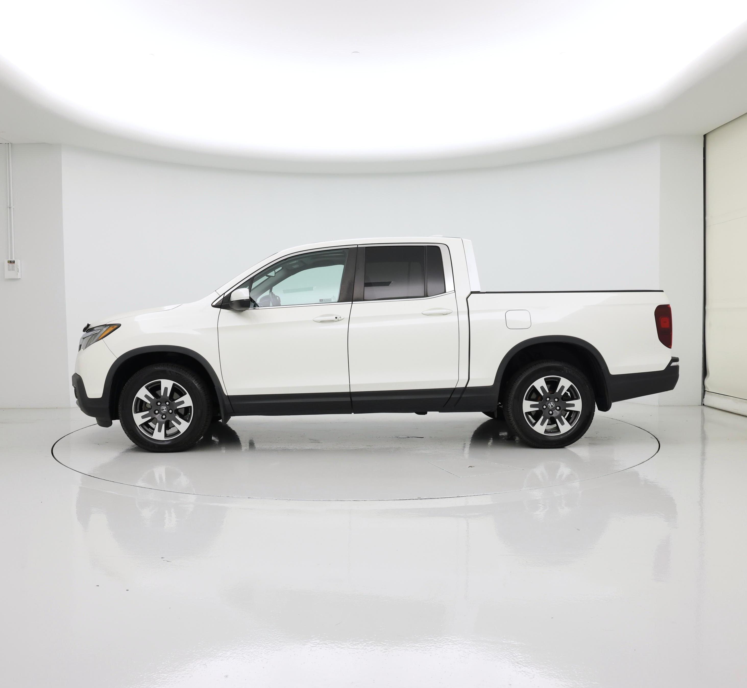 Thumbnail: 2019 Honda Ridgeline - 3