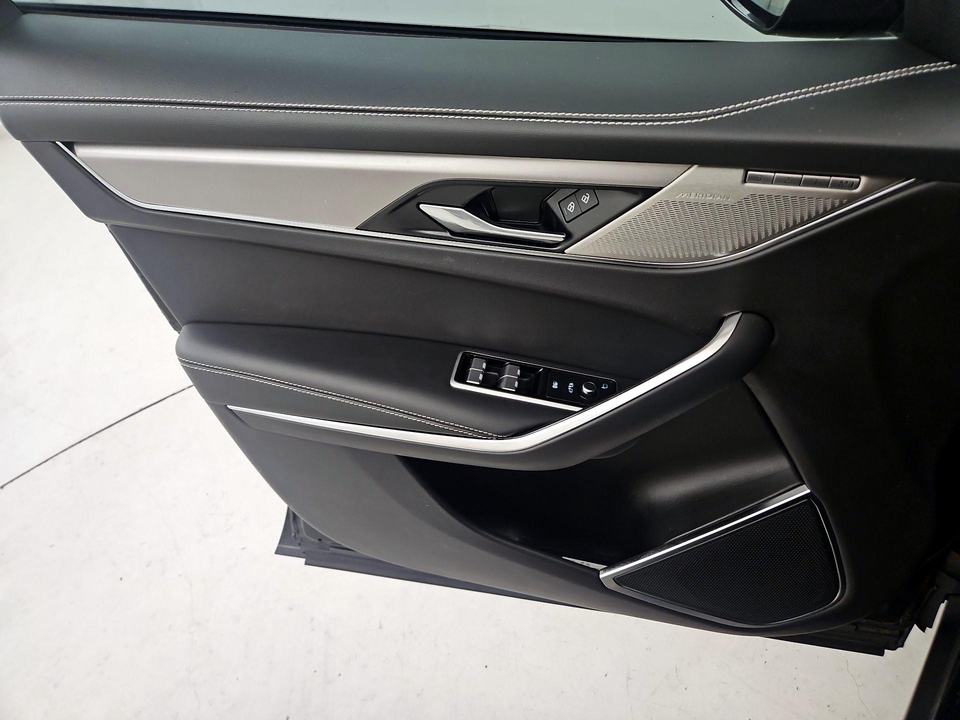 Thumbnail: 2024 Jaguar F-Pace - 12