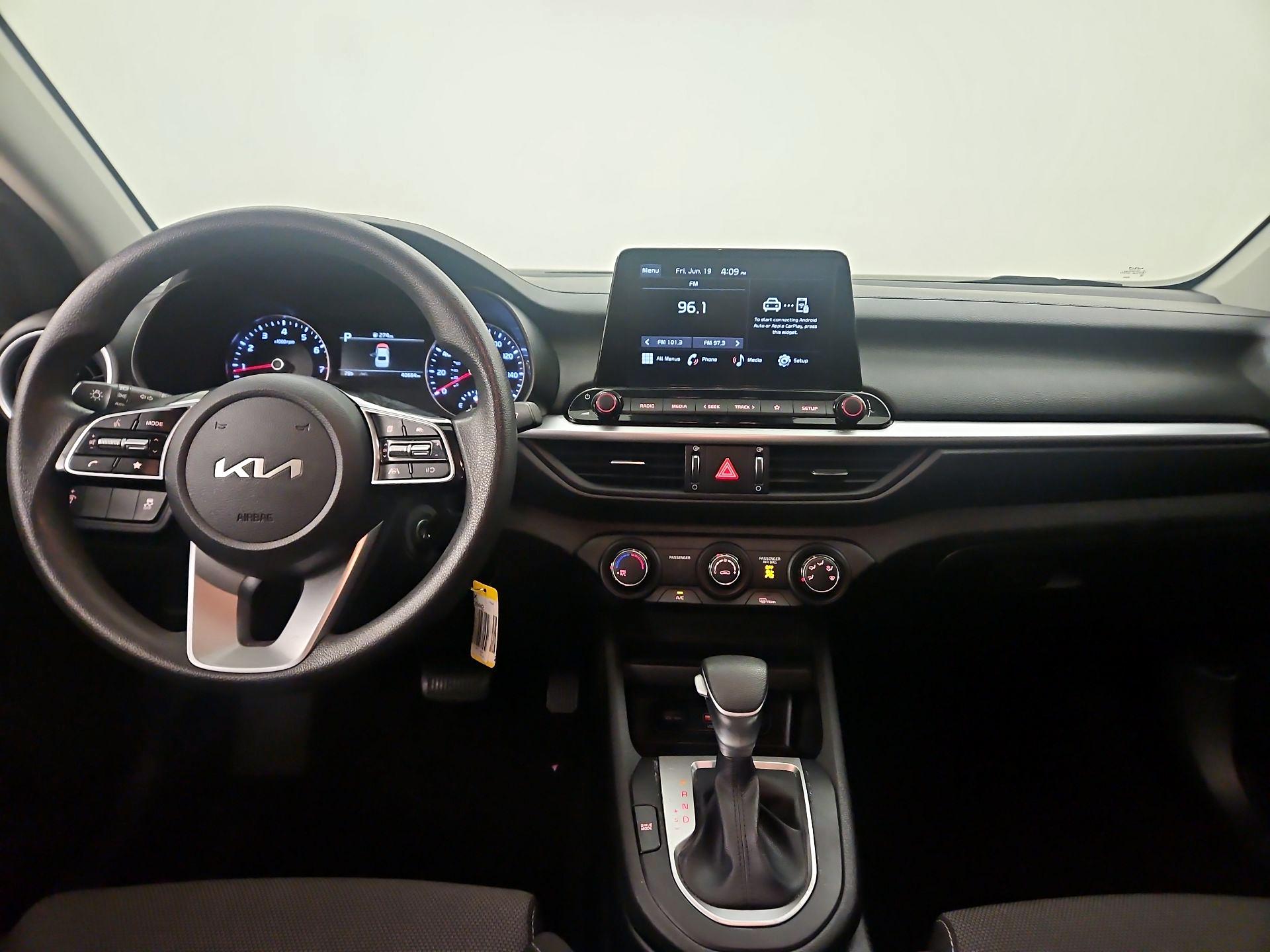 Thumbnail: 2024 Kia Forte - 9