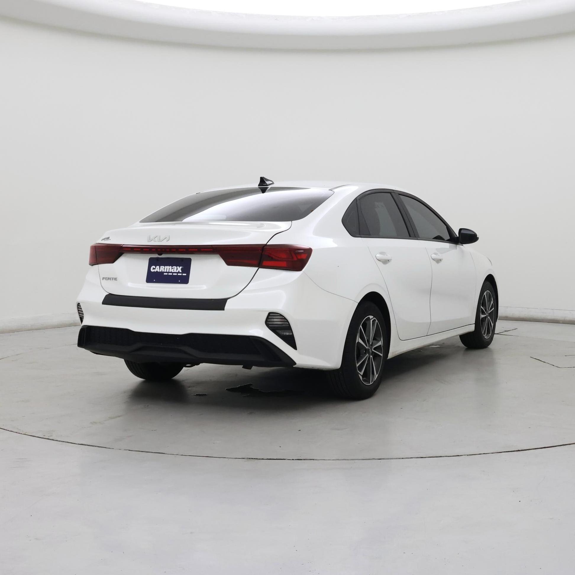 Thumbnail: 2024 Kia Forte - 8