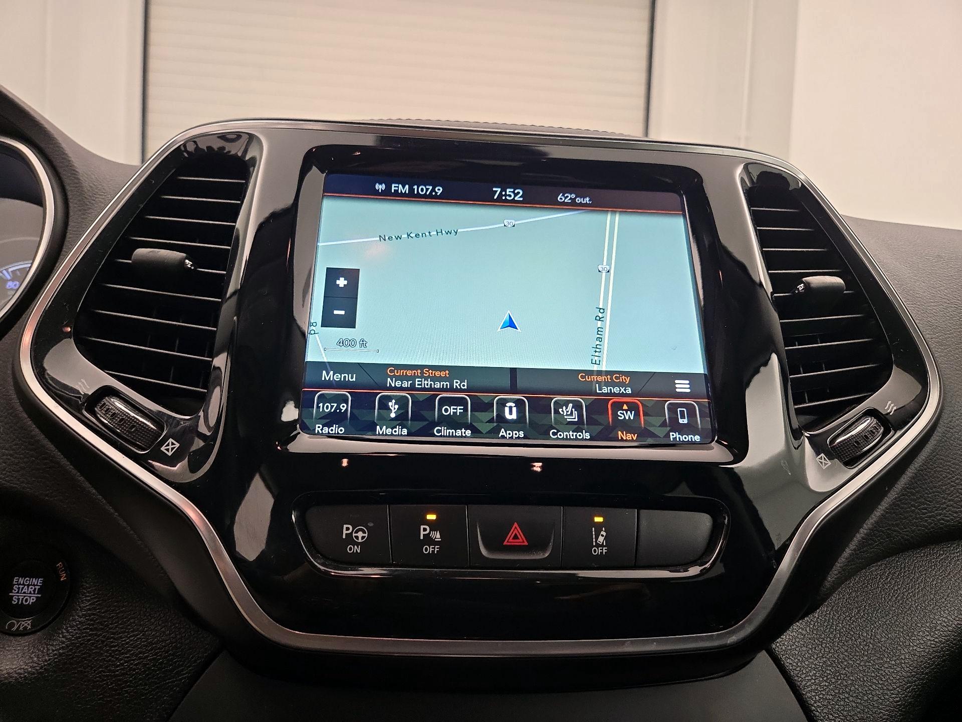 Thumbnail: 2019 Jeep Cherokee - 14