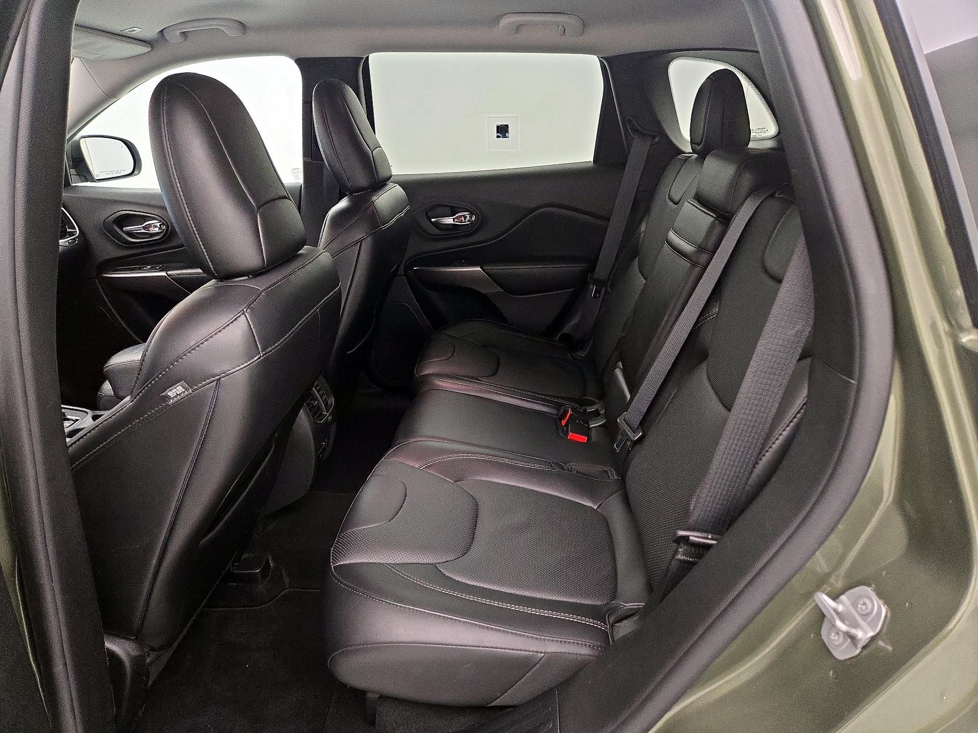 Thumbnail: 2019 Jeep Cherokee - 20