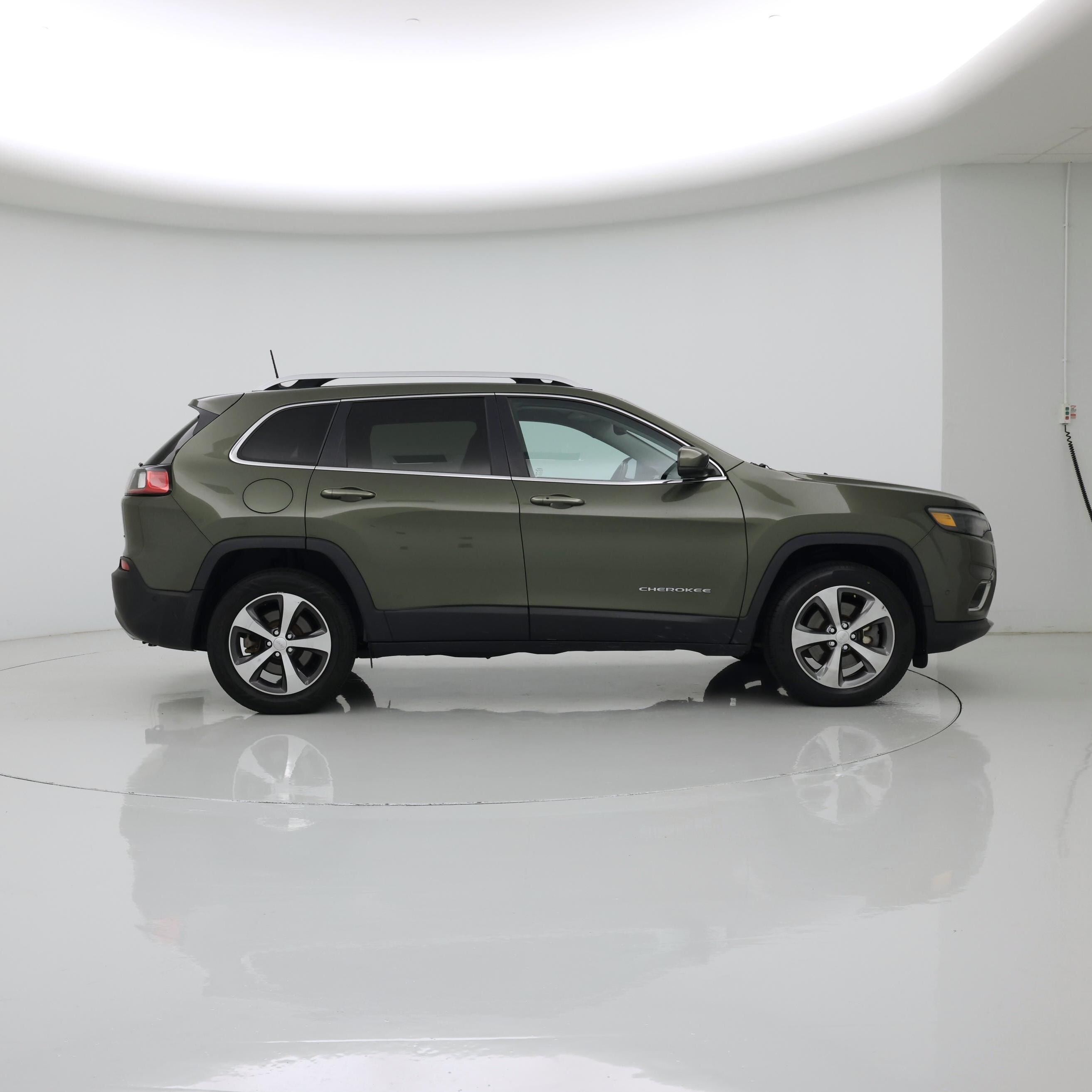 Thumbnail: 2019 Jeep Cherokee - 7