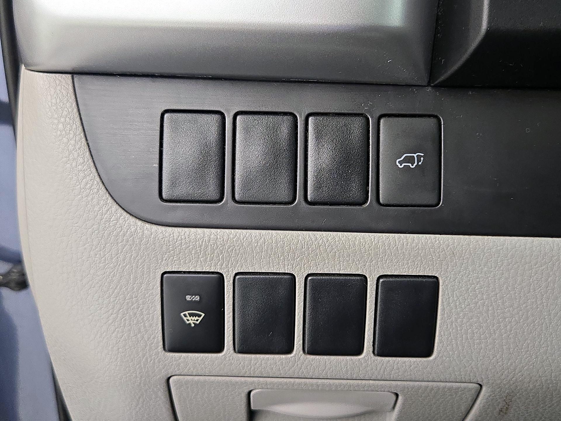 Thumbnail: 2016 Toyota Highlander - 13