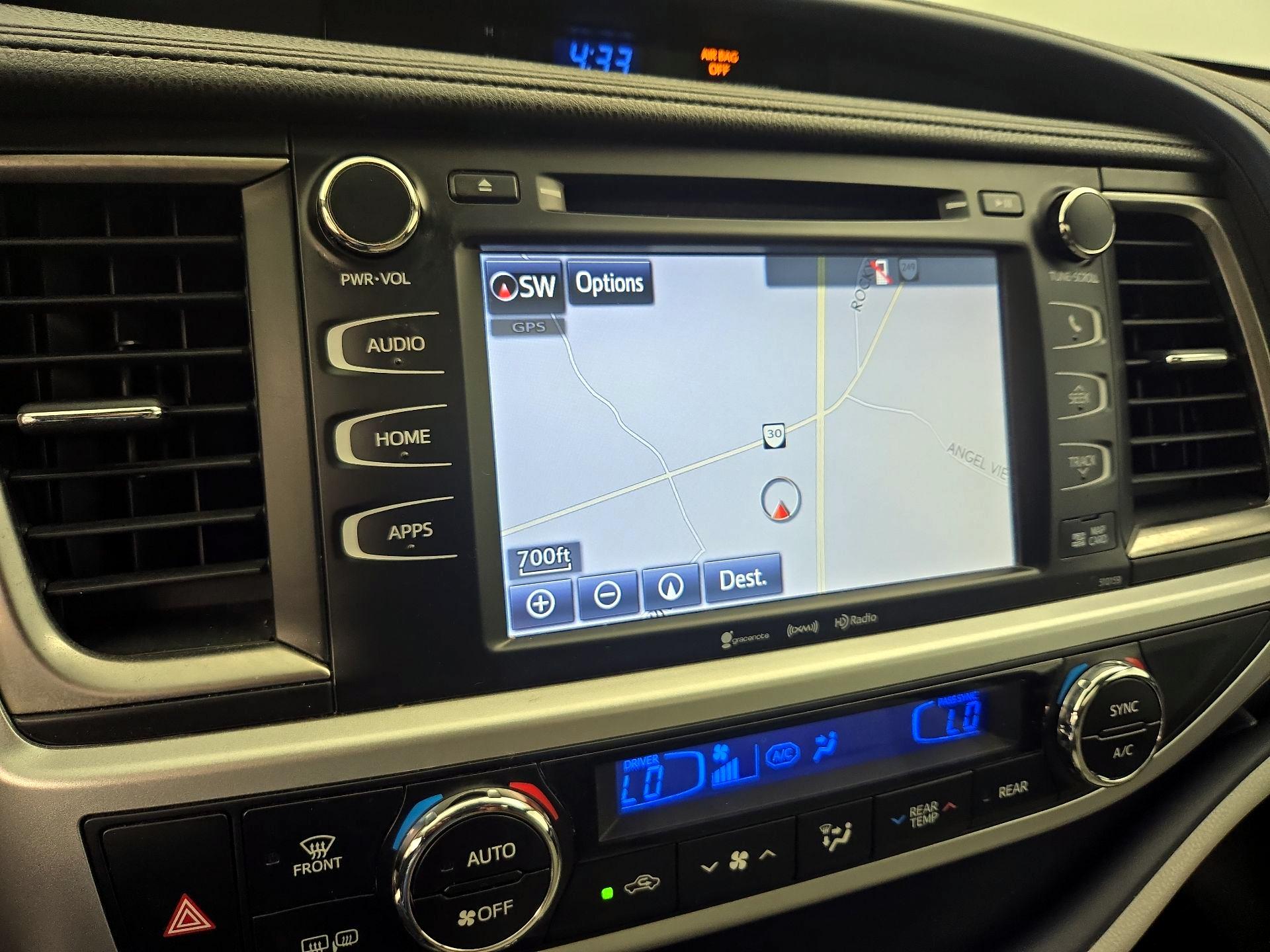 Thumbnail: 2016 Toyota Highlander - 14