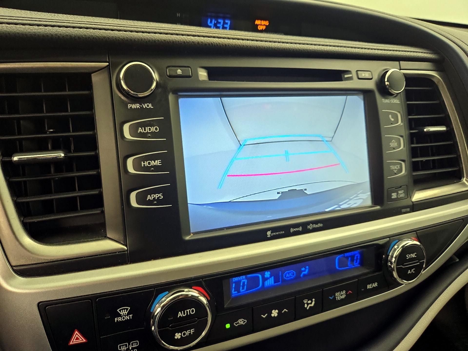 Thumbnail: 2016 Toyota Highlander - 15