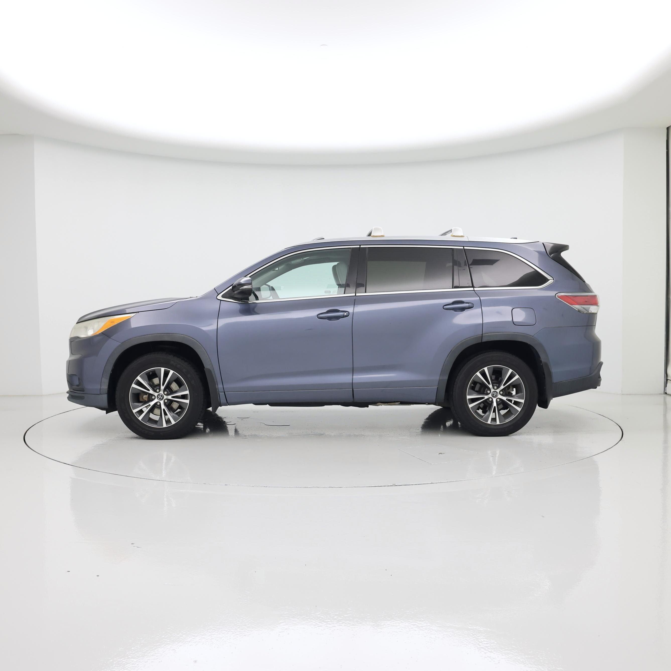 Thumbnail: 2016 Toyota Highlander - 3