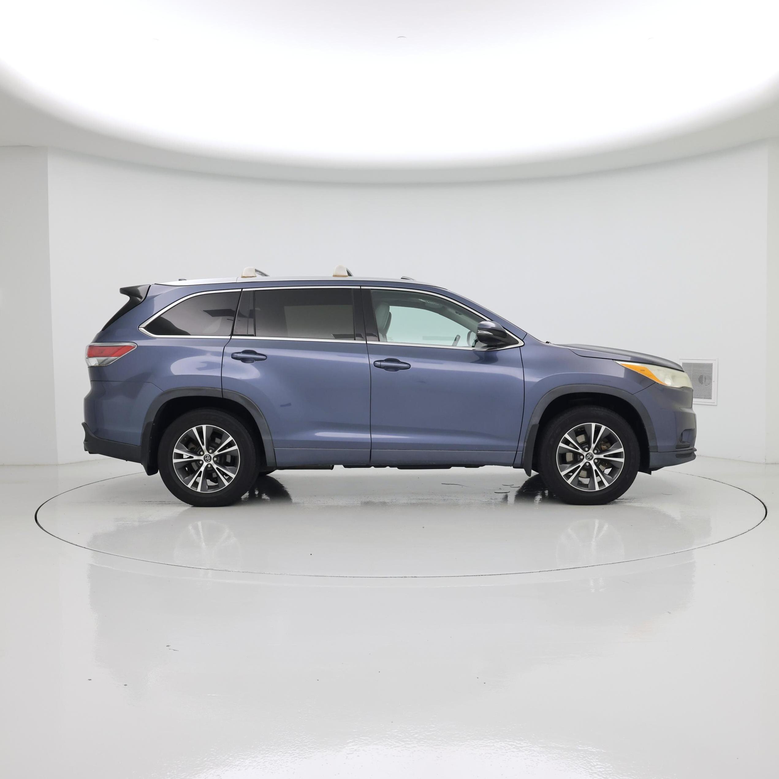 Thumbnail: 2016 Toyota Highlander - 7
