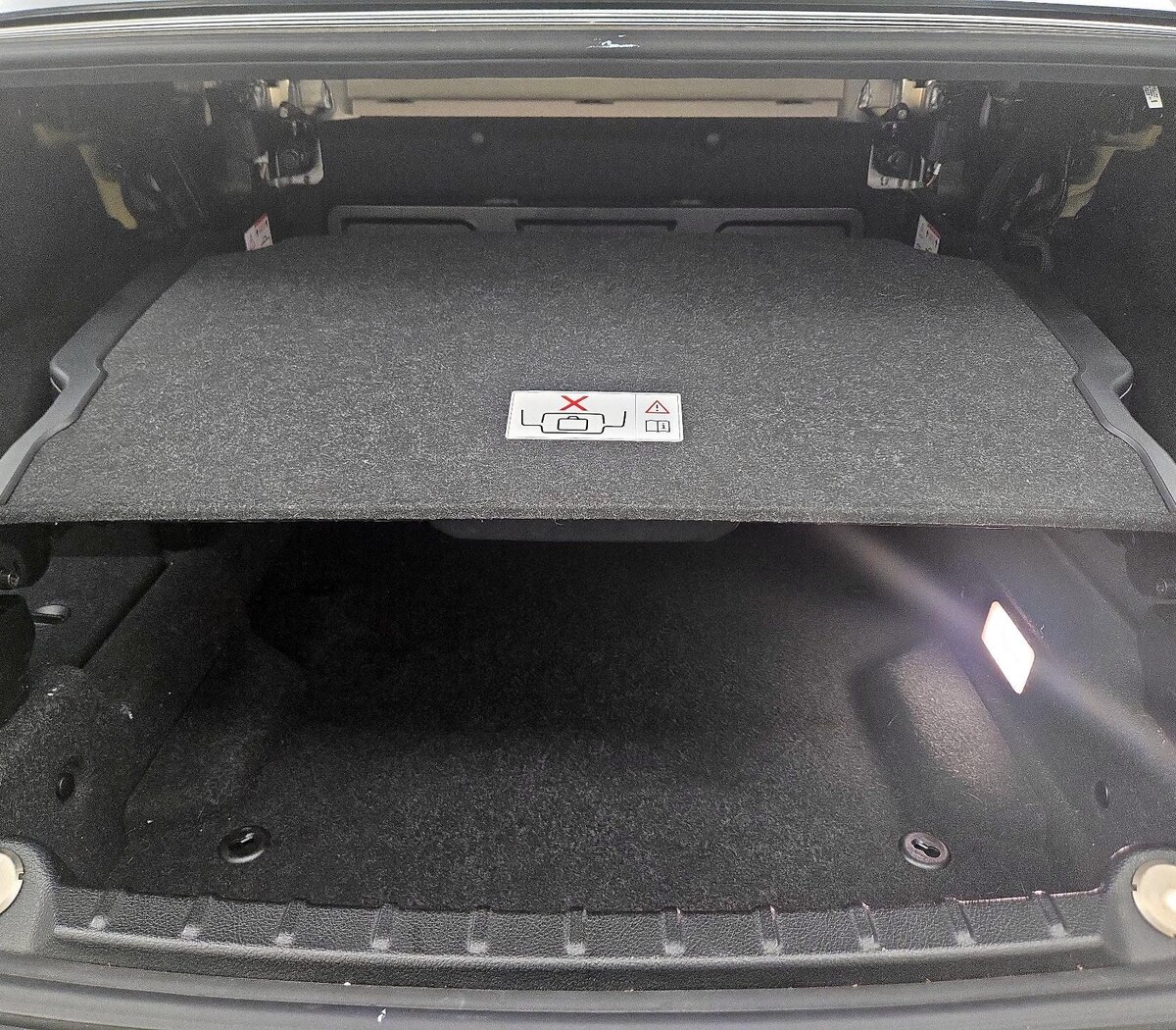 Trunk/Cargo (Seats Up)
