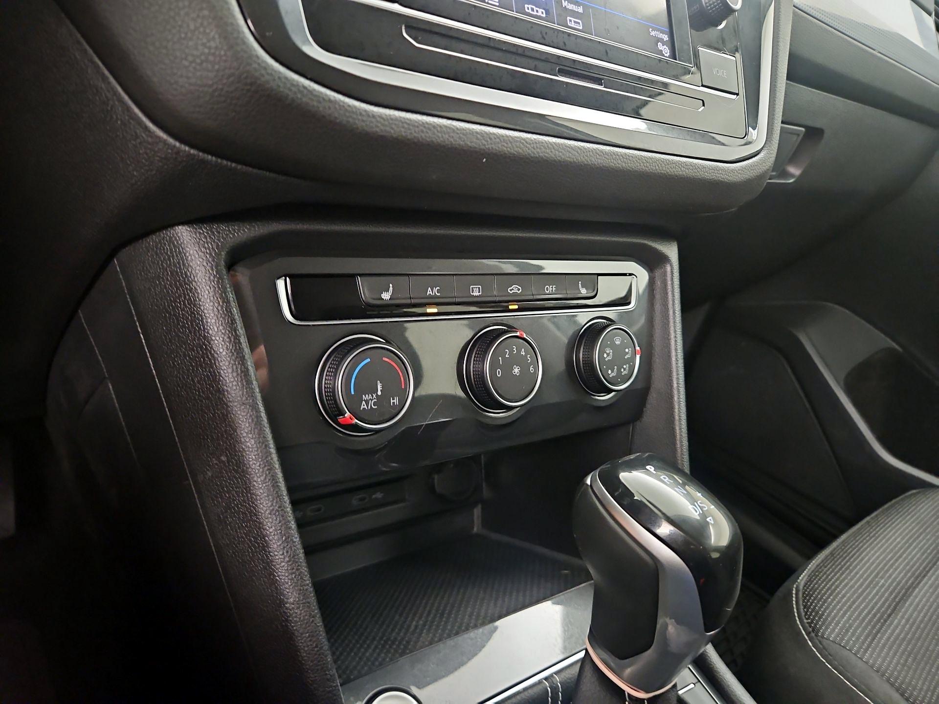 Thumbnail: 2023 Volkswagen Tiguan - 16