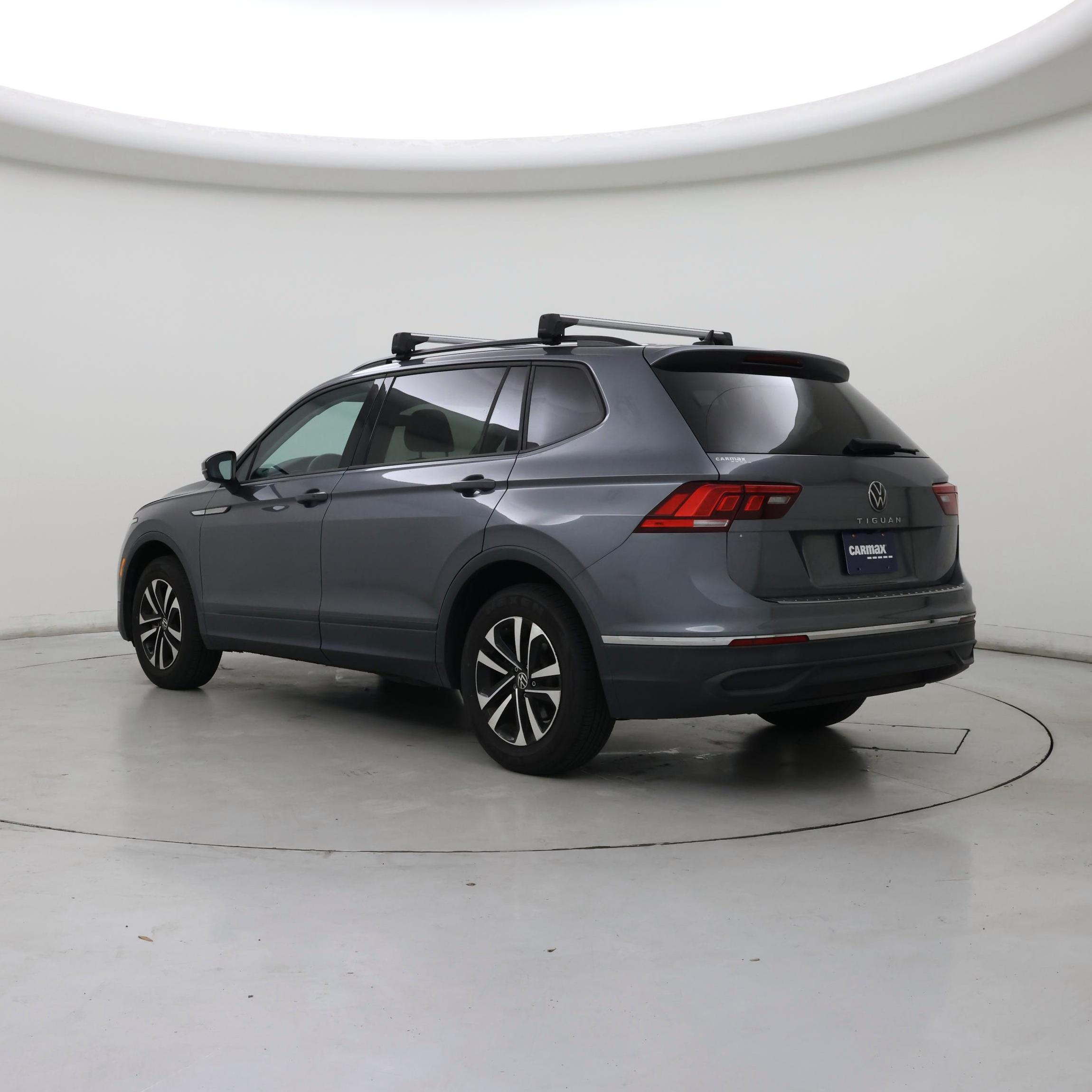 Thumbnail: 2023 Volkswagen Tiguan - 2