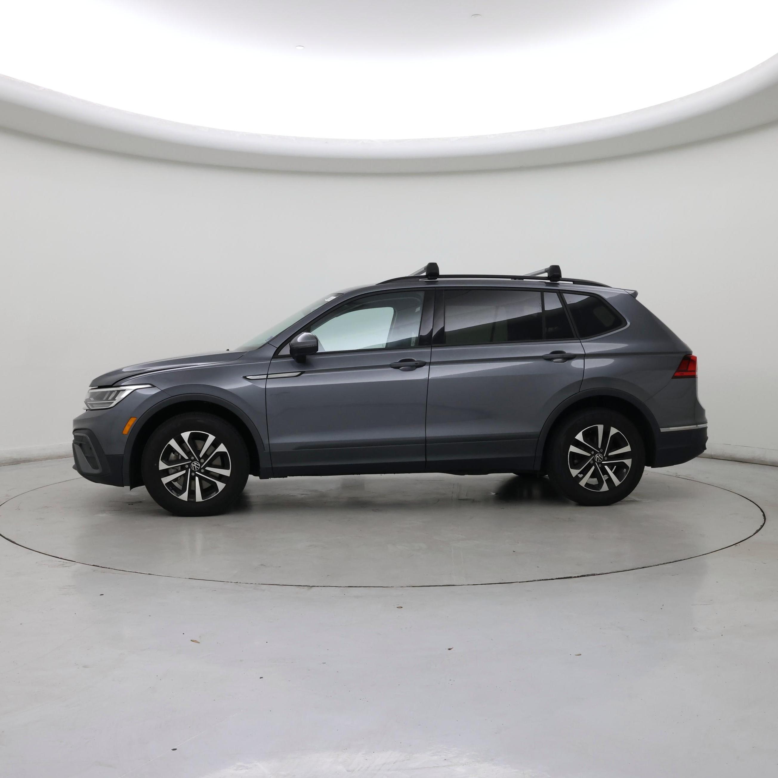 Thumbnail: 2023 Volkswagen Tiguan - 3