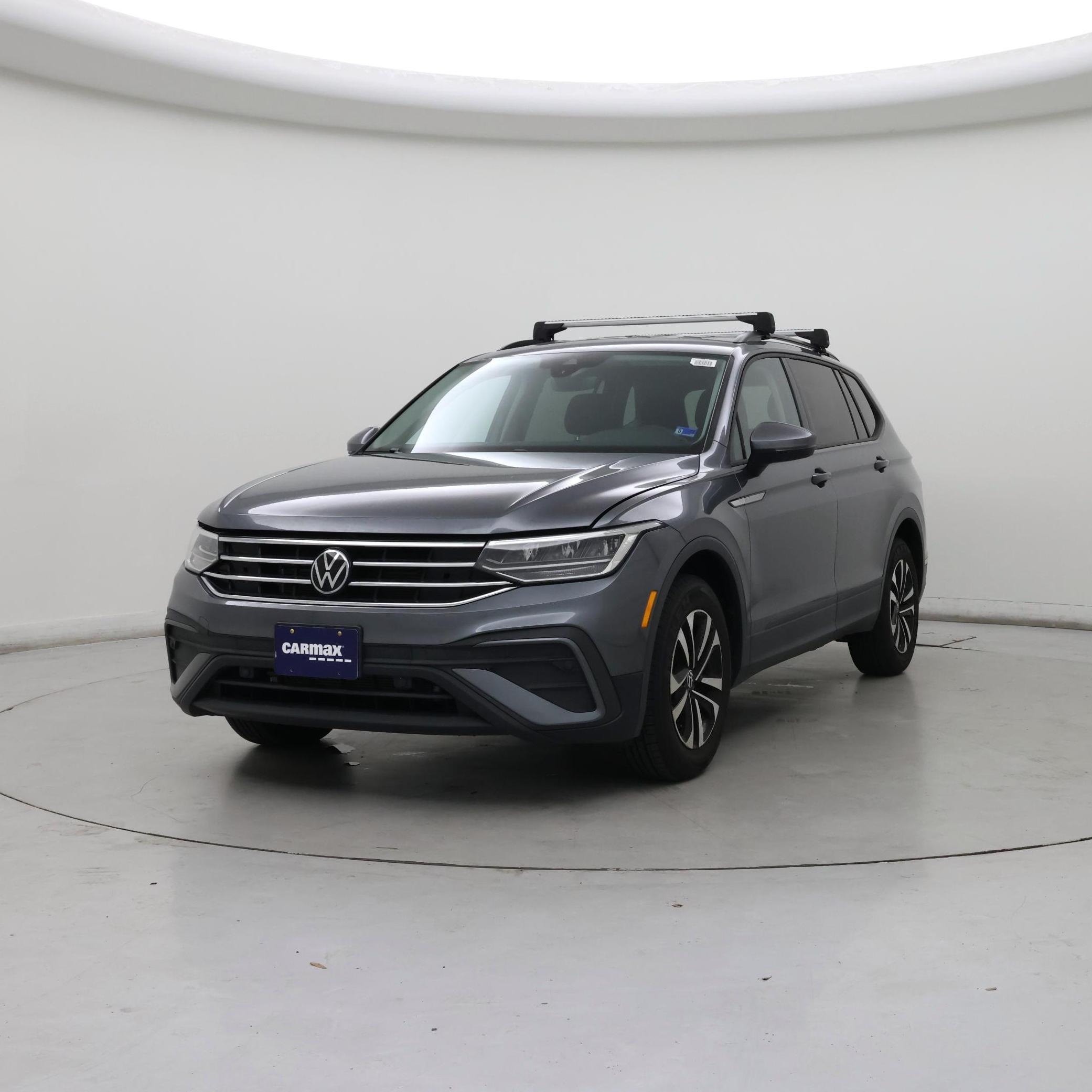 Thumbnail: 2023 Volkswagen Tiguan - 4