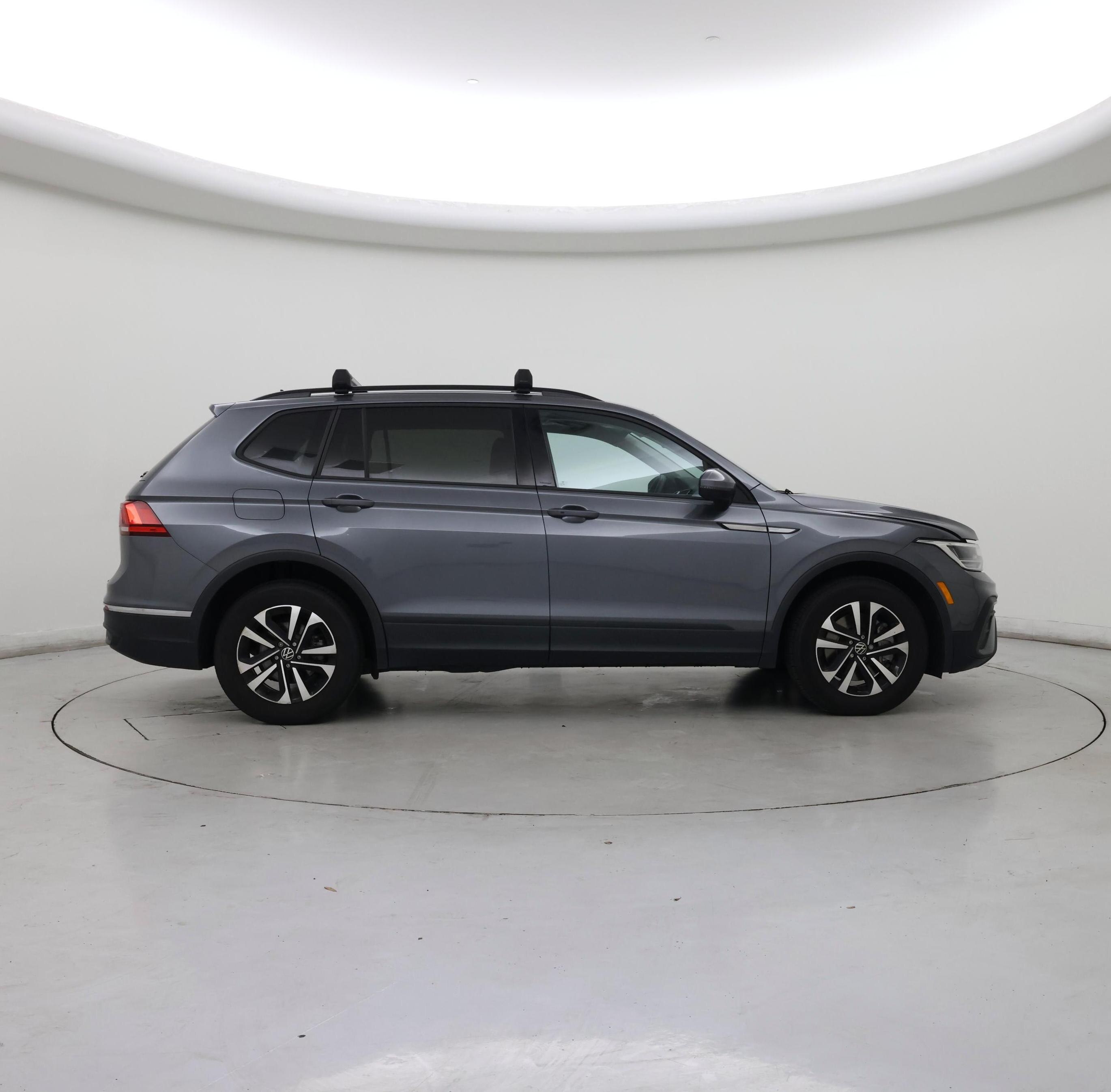 Thumbnail: 2023 Volkswagen Tiguan - 7