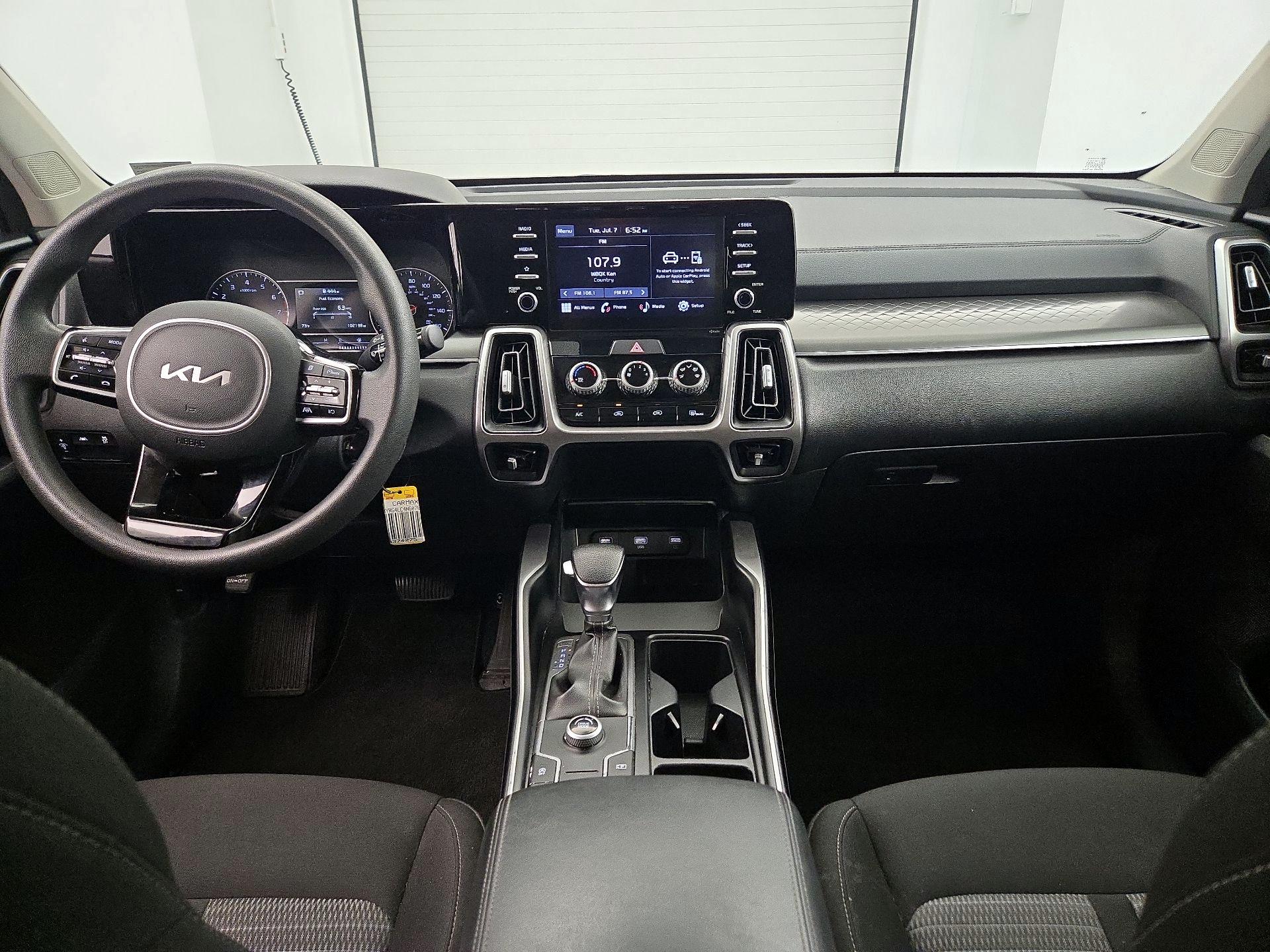 Thumbnail: 2022 Kia Sorento - 9