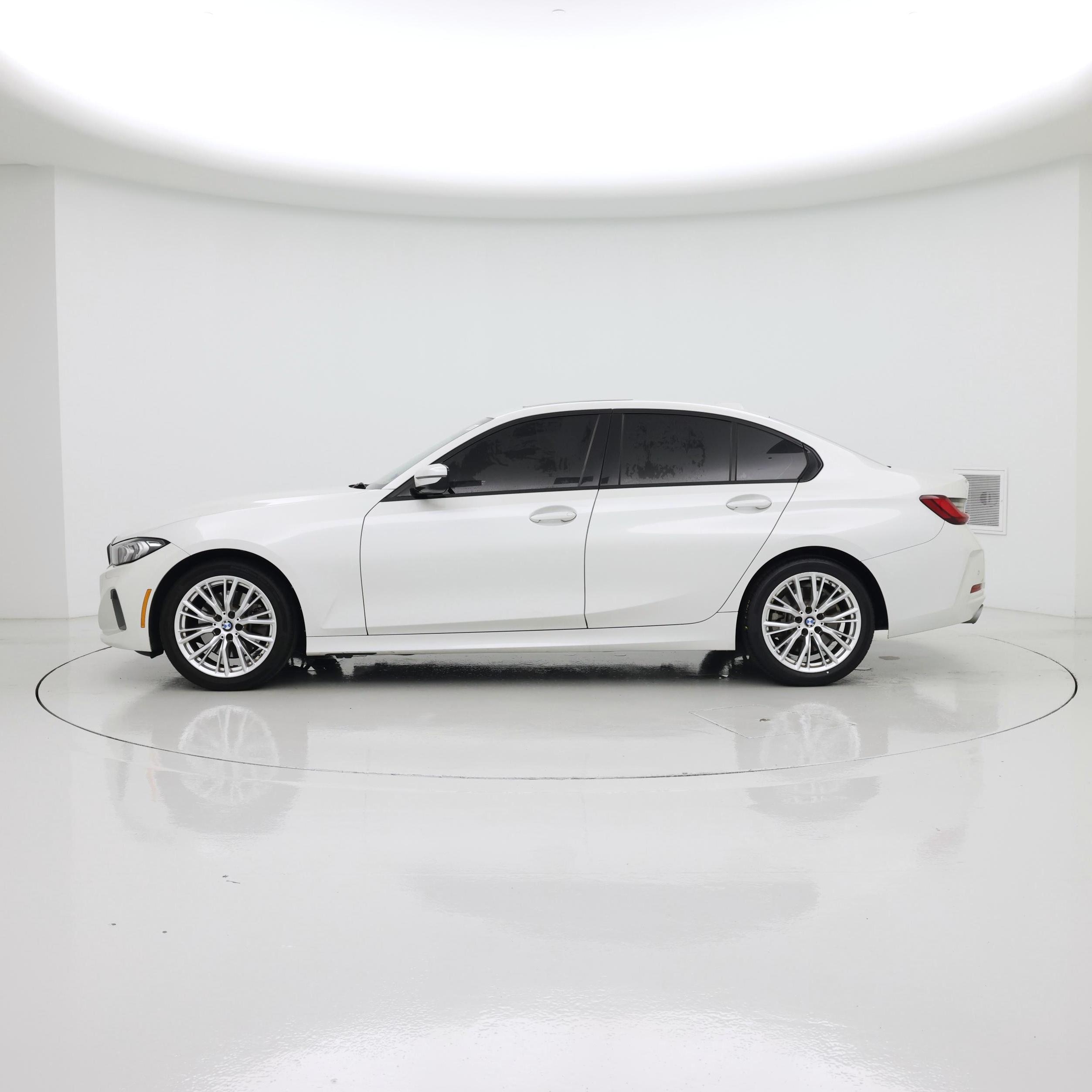 Thumbnail: 2023 BMW 3 Series - 3
