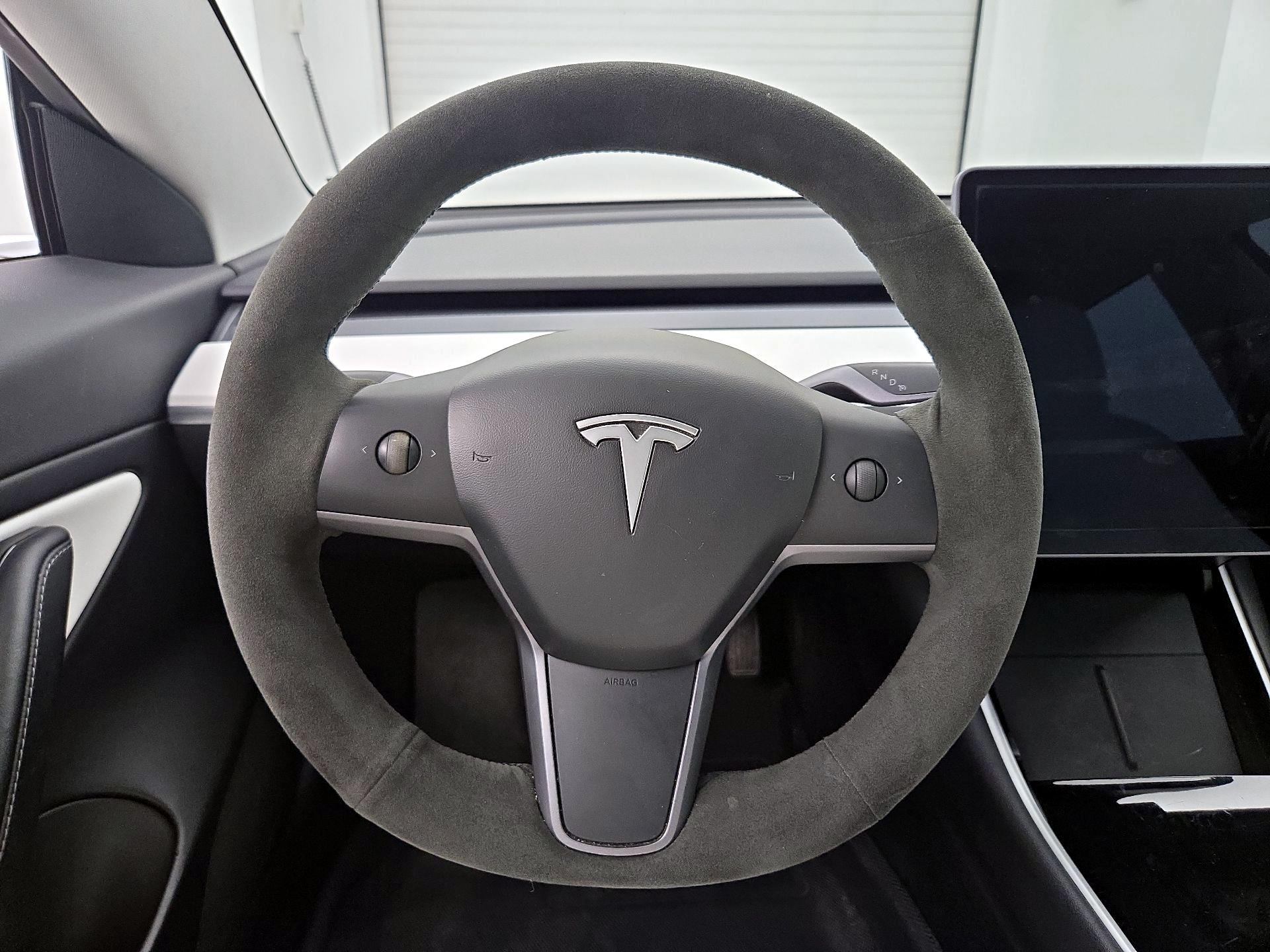 Thumbnail: 2020 Tesla Model 3 - 10