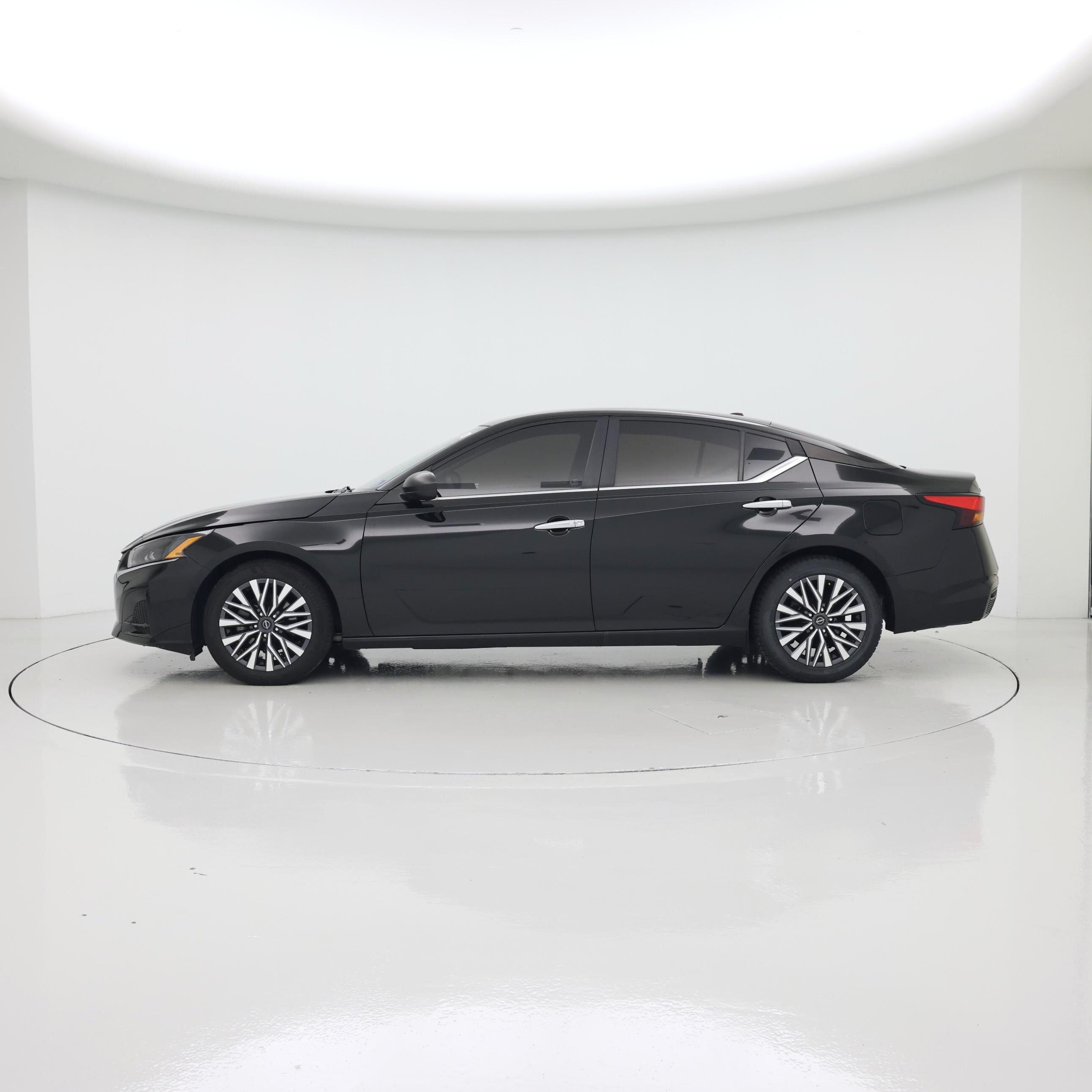 Thumbnail: 2024 Nissan Altima - 3