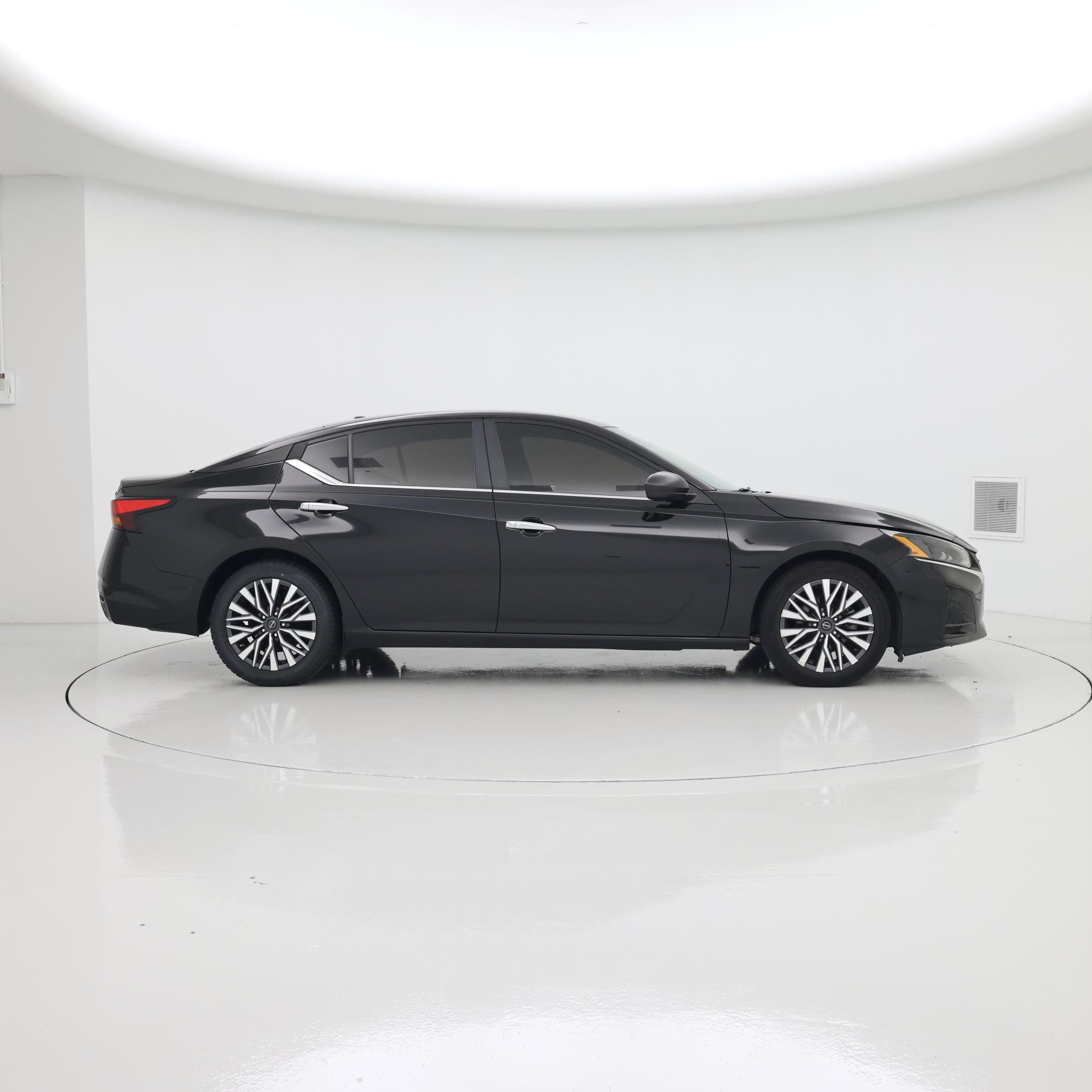 Thumbnail: 2024 Nissan Altima - 7