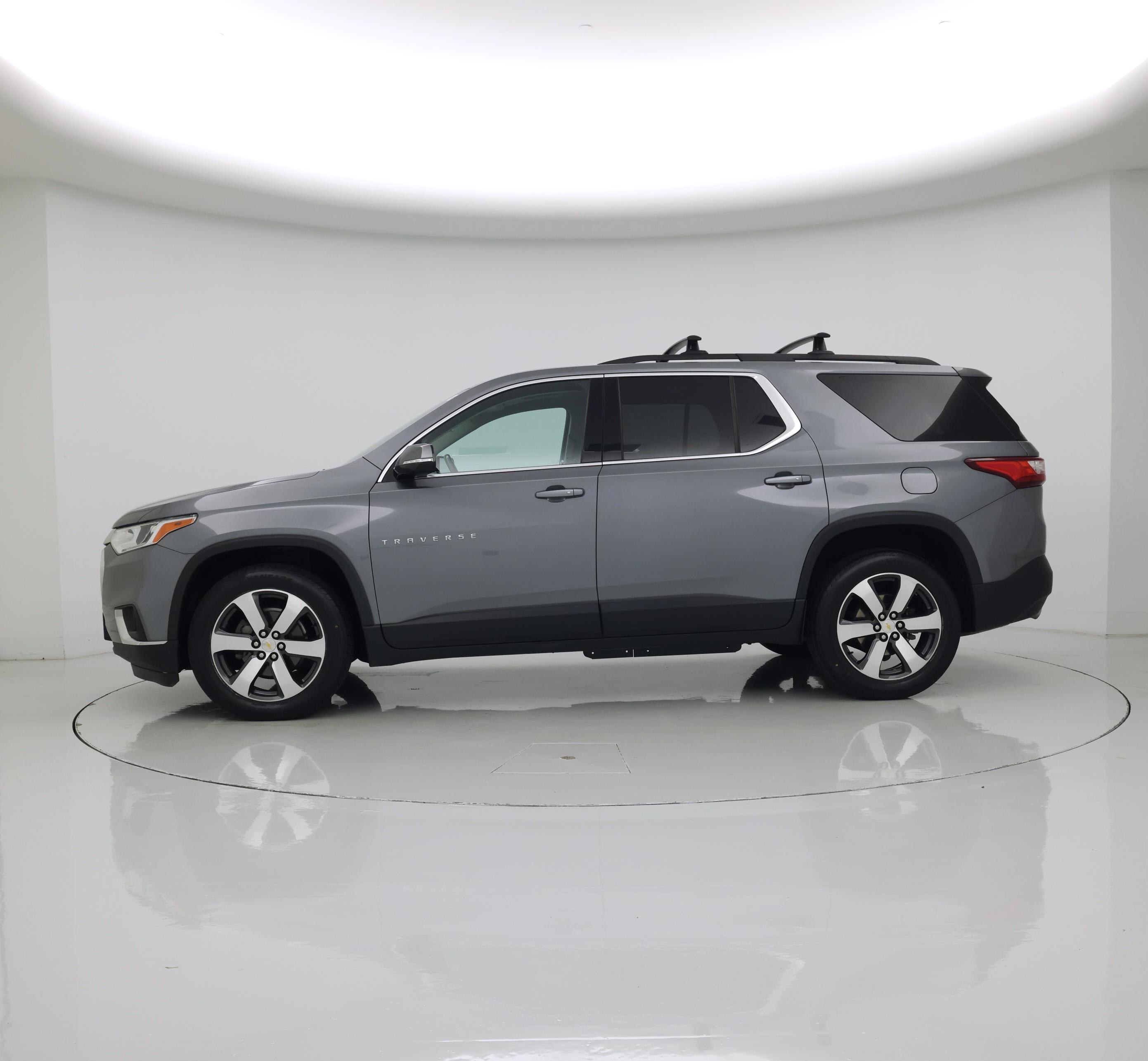 Thumbnail: 2019 Chevrolet Traverse - 3