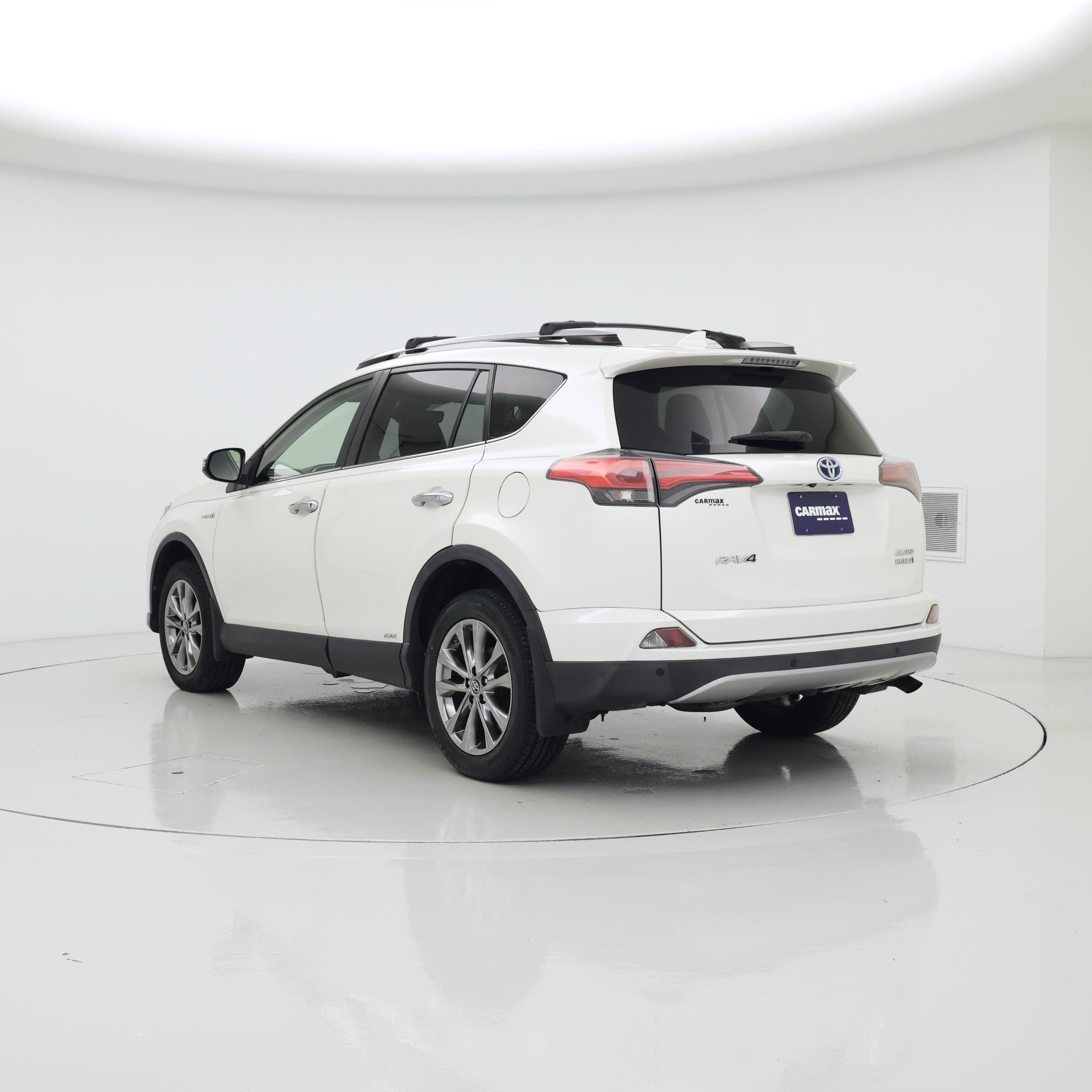Thumbnail: 2018 Toyota RAV4 - 2