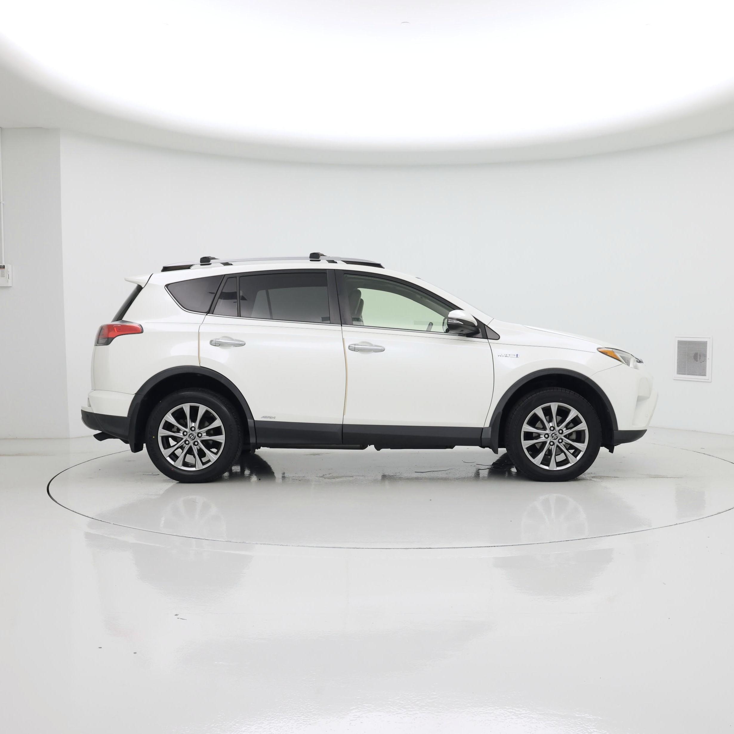 Thumbnail: 2018 Toyota RAV4 - 7