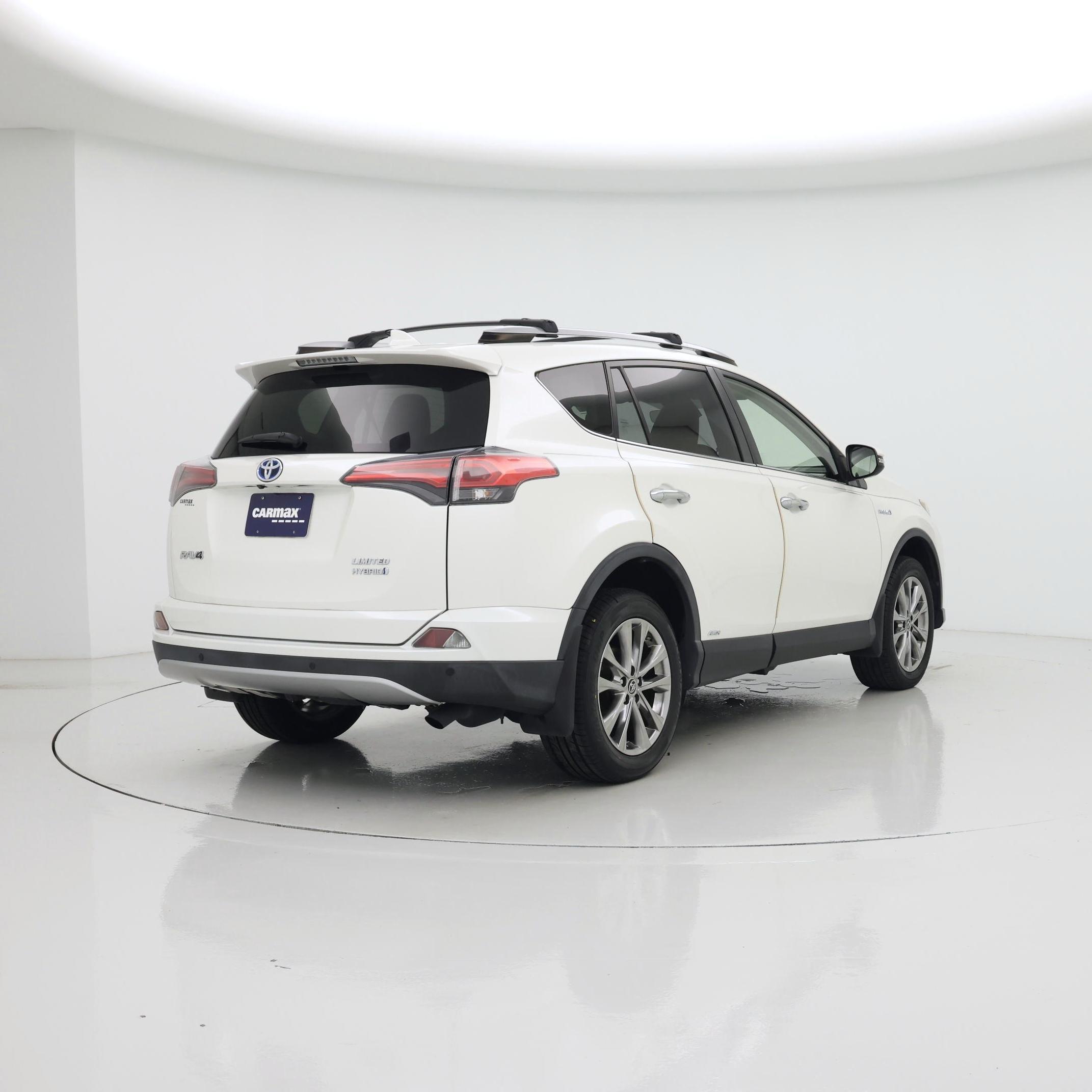 Thumbnail: 2018 Toyota RAV4 - 8