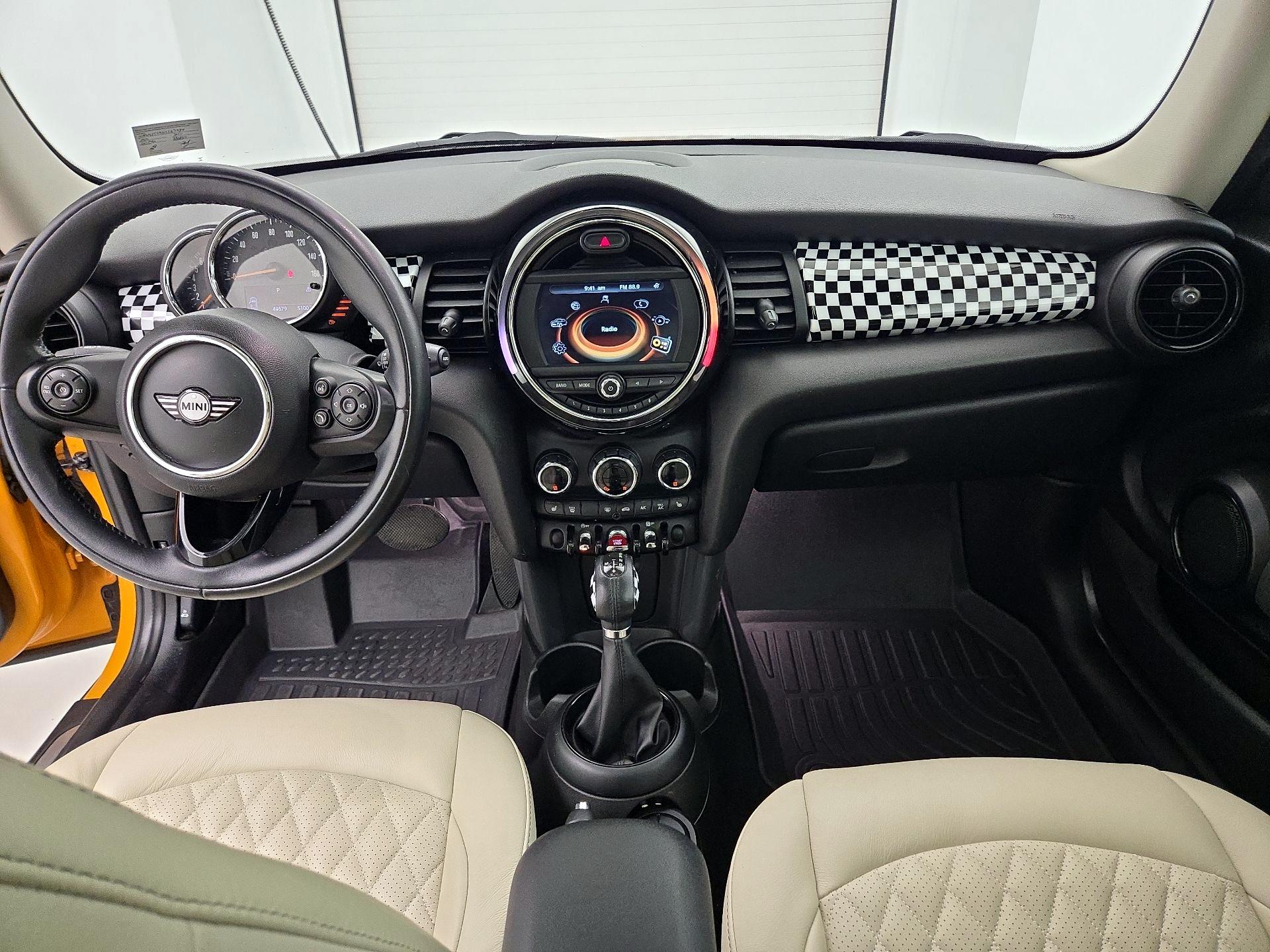 Thumbnail: 2017 MINI Cooper Hardtop - 9