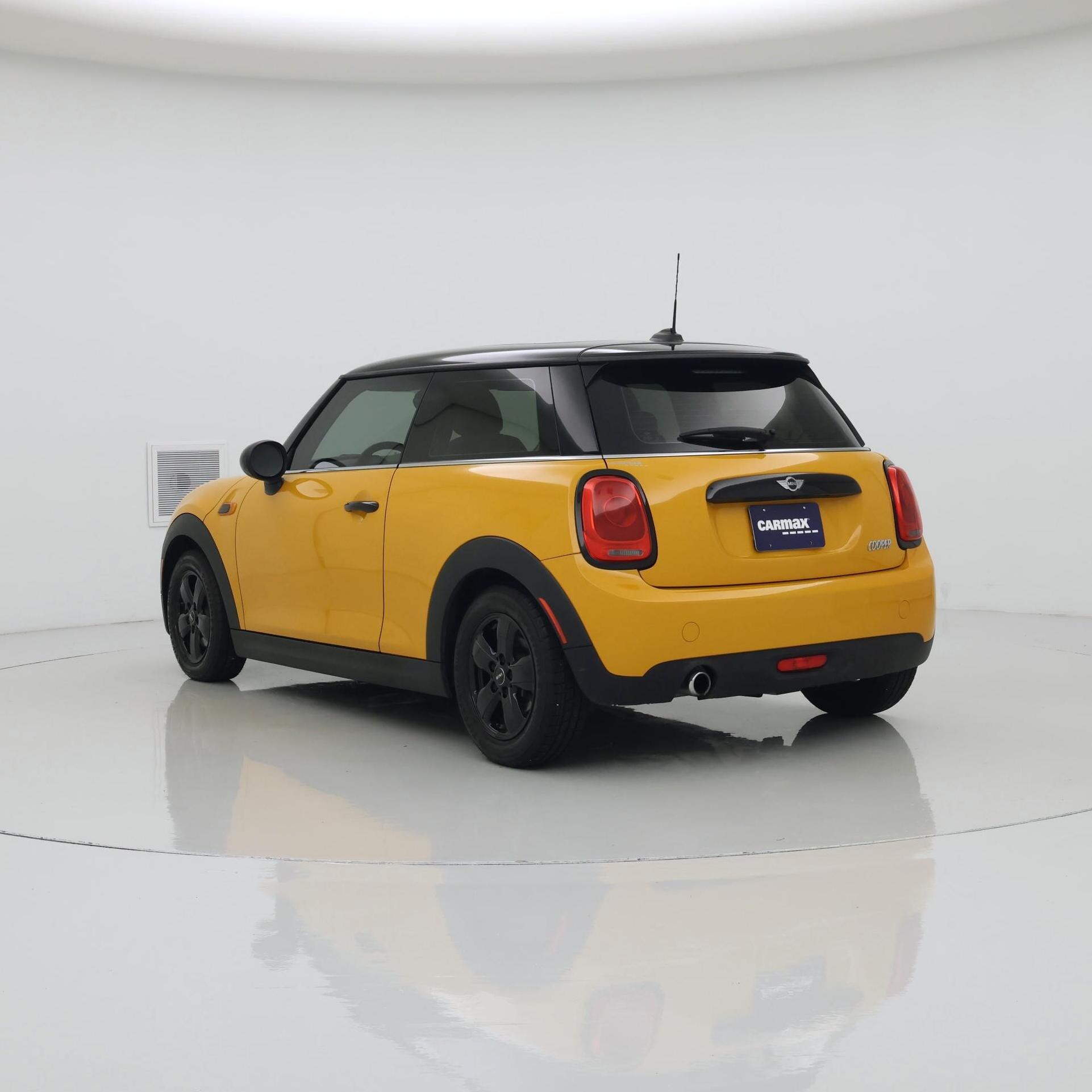 Thumbnail: 2017 MINI Cooper Hardtop - 2
