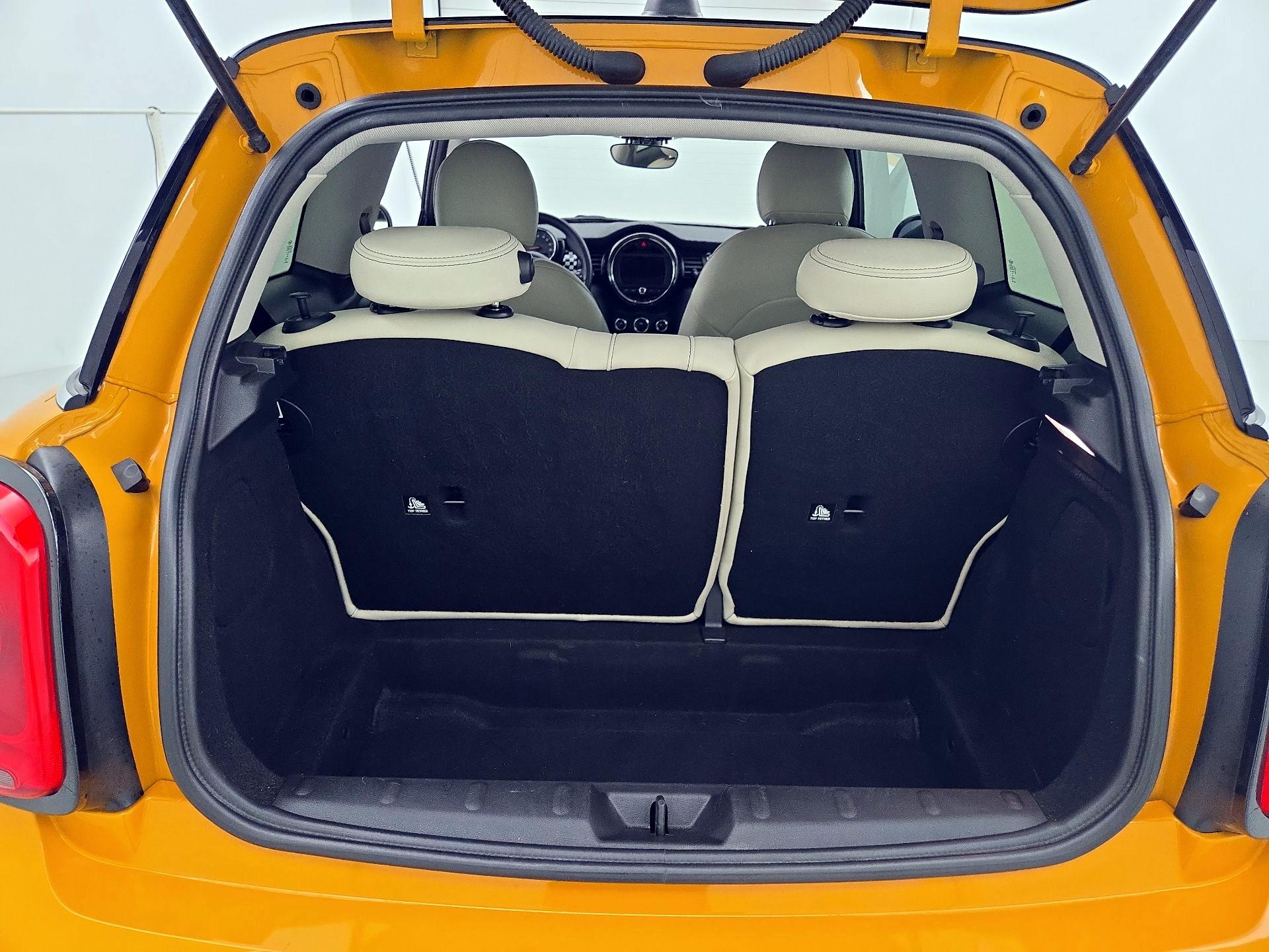 Thumbnail: 2017 MINI Cooper Hardtop - 19
