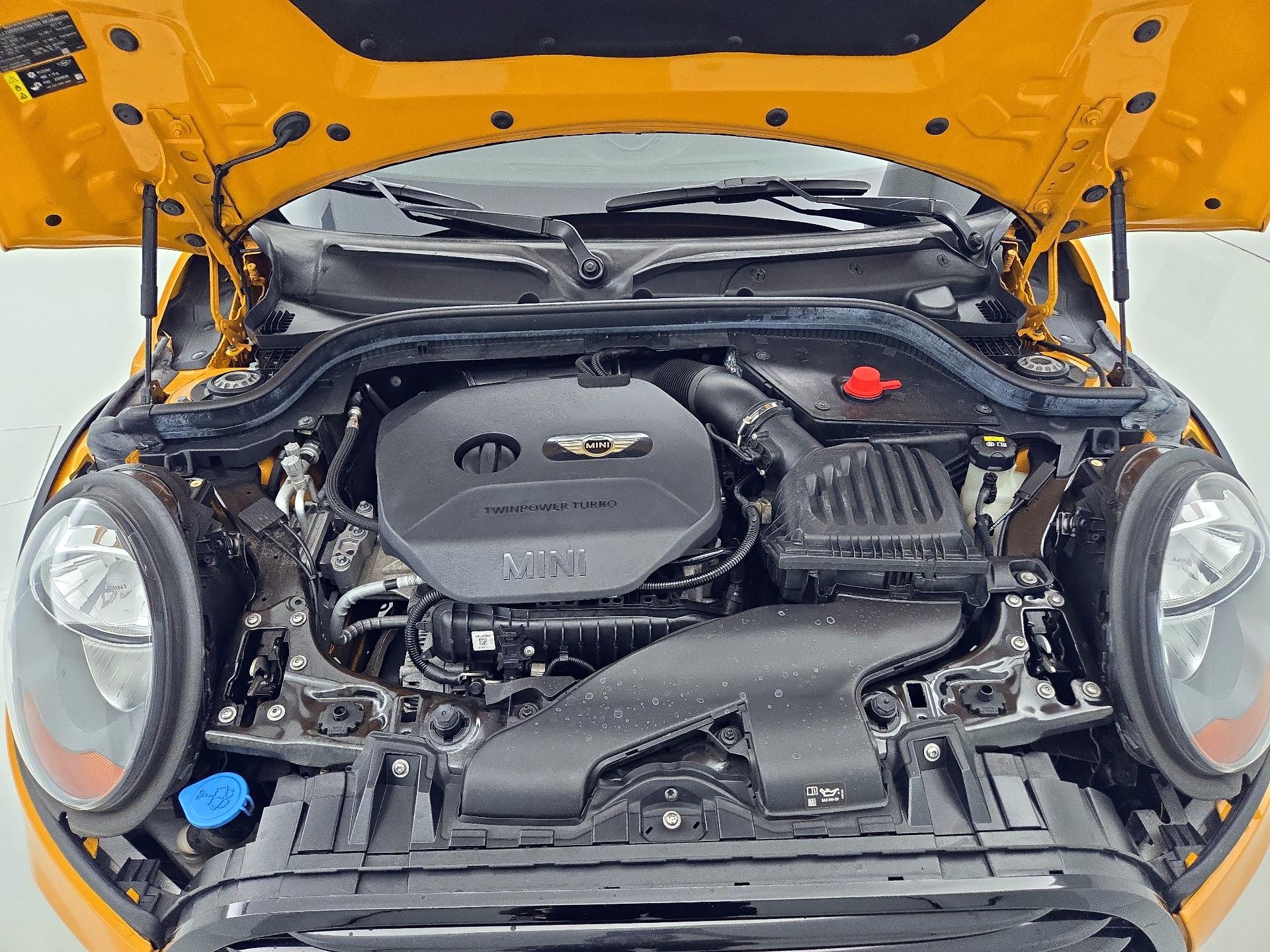 Thumbnail: 2017 MINI Cooper Hardtop - 20