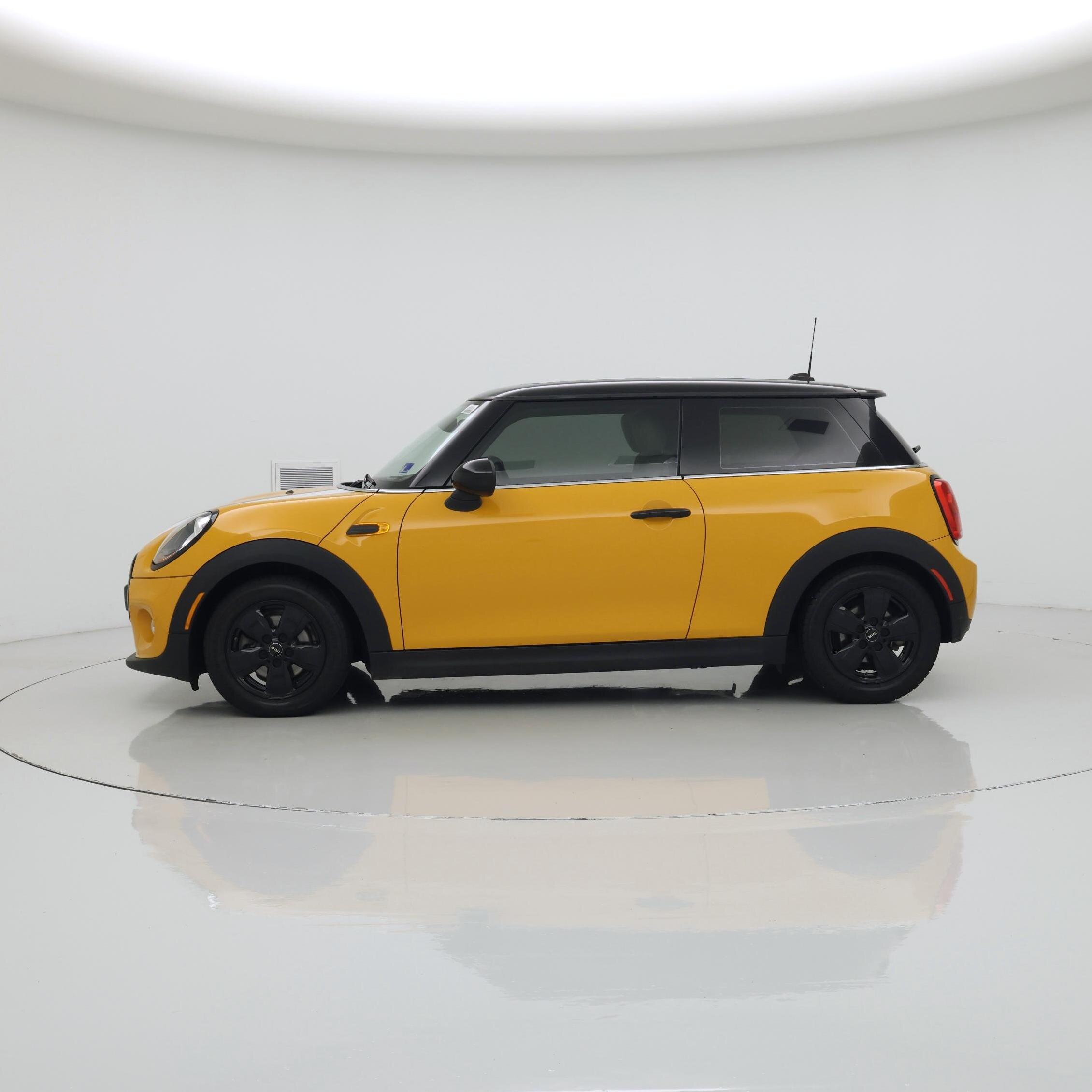 Thumbnail: 2017 MINI Cooper Hardtop - 3