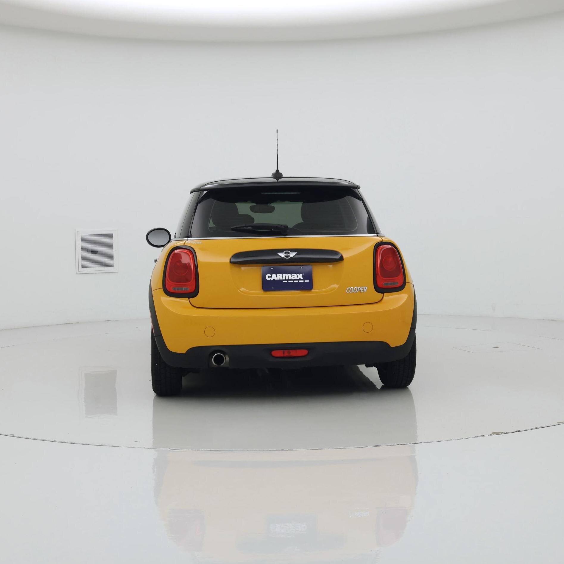 Thumbnail: 2017 MINI Cooper Hardtop - 6