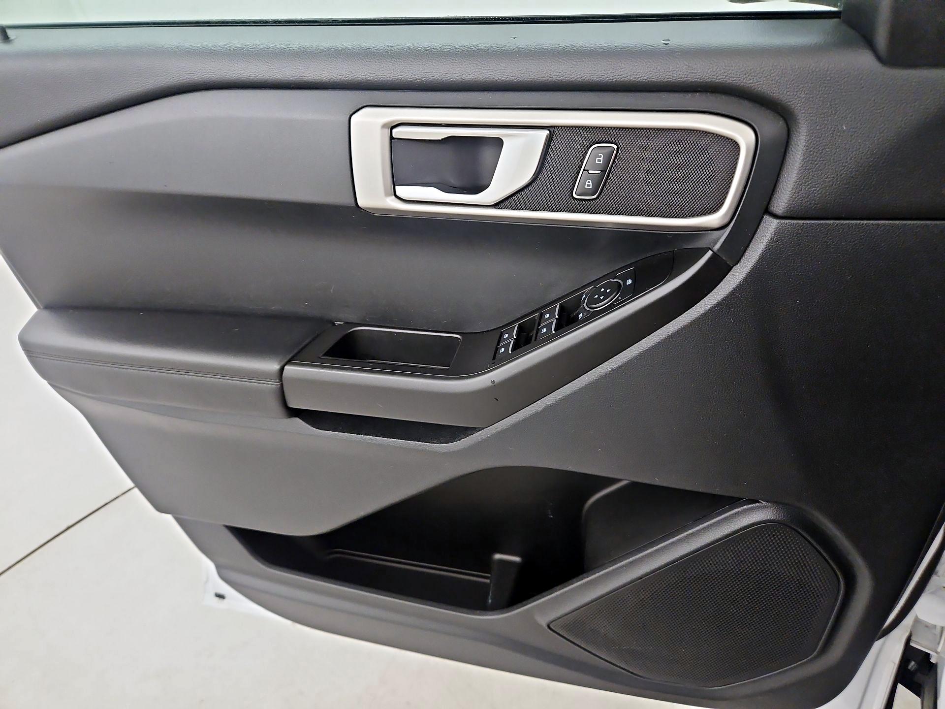 Thumbnail: 2020 Ford Explorer - 12