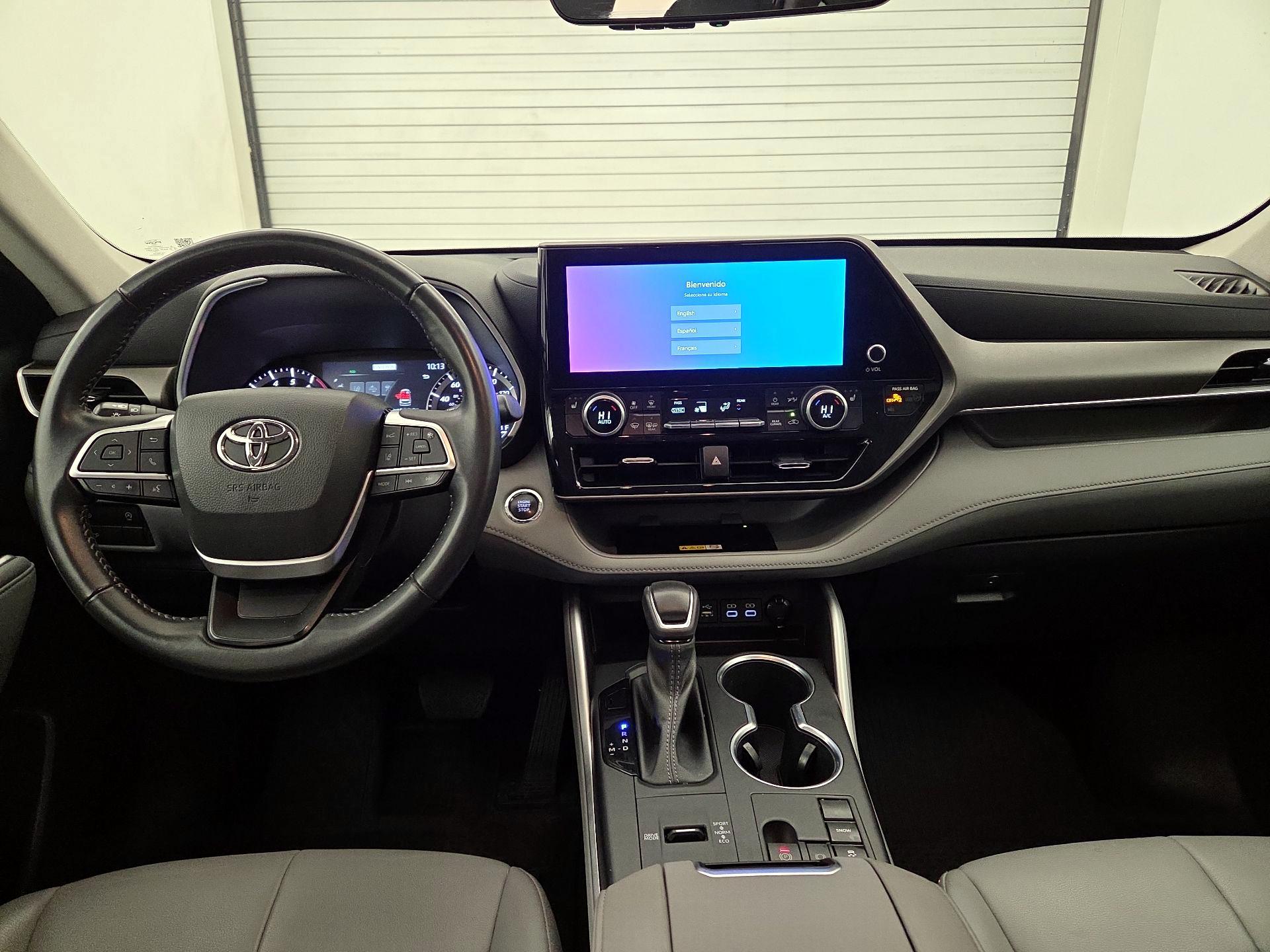 Thumbnail: 2023 Toyota Highlander - 9